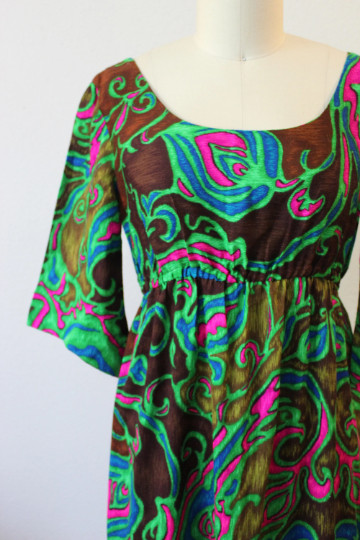 VTG 60s Neon Green Hawaiian kimono sleeve Hookano barkcloth dress tiki