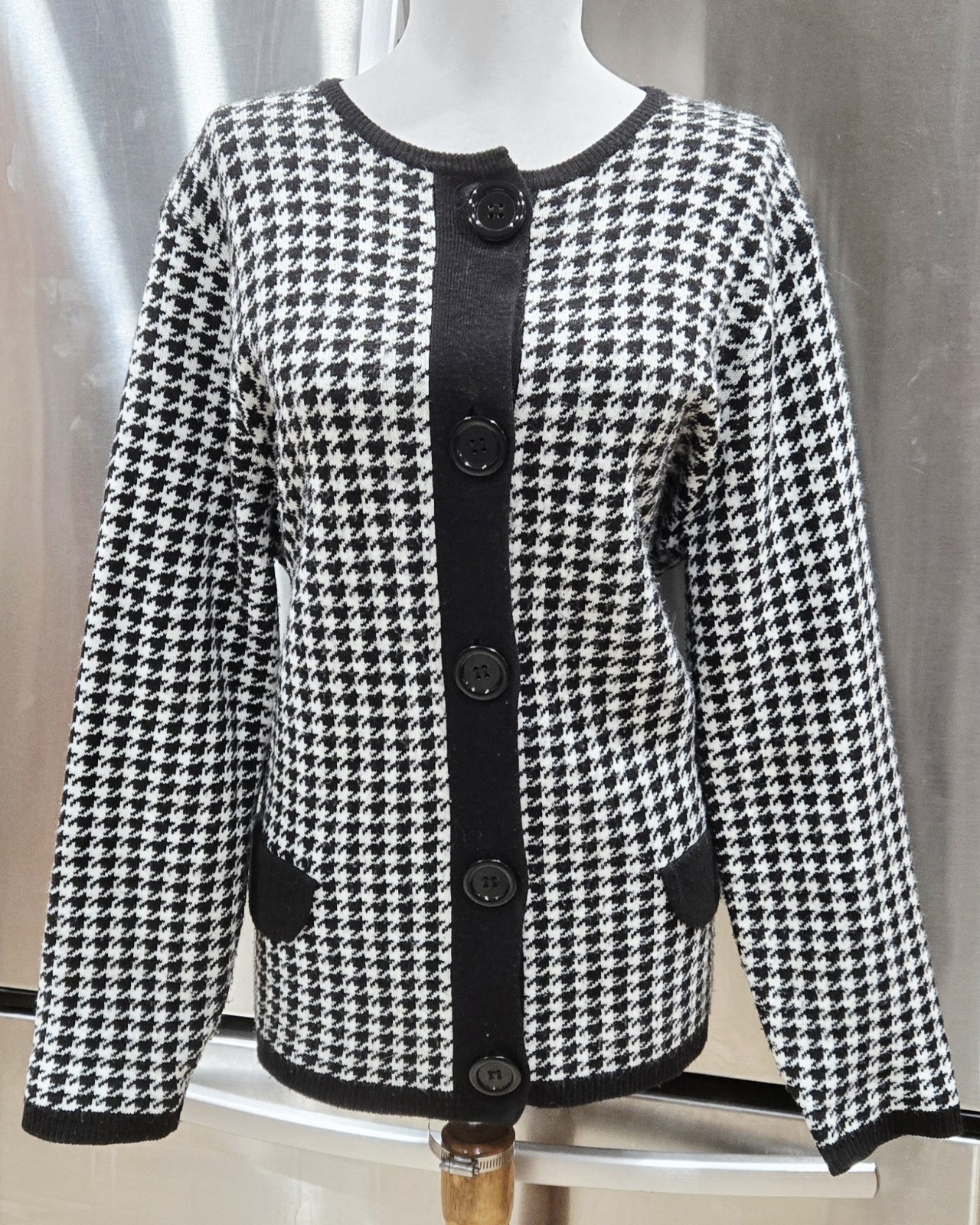 1990s DRESS BARN Black & White Houndstooth Button Down Cardigan Sweater Sz 14/16