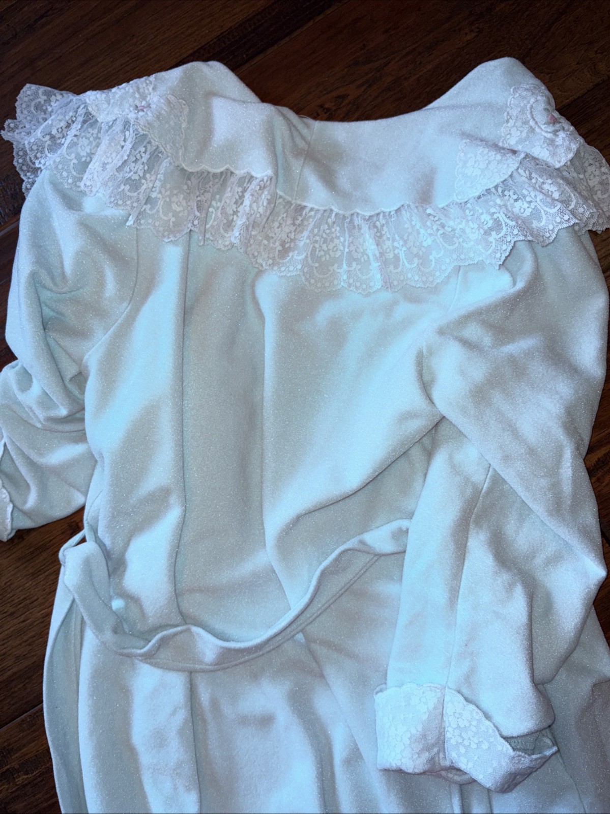 Vintage Vanity Fair Soft Sea Foam Embroidered Robe Ruffled Trim Belt Pockets M