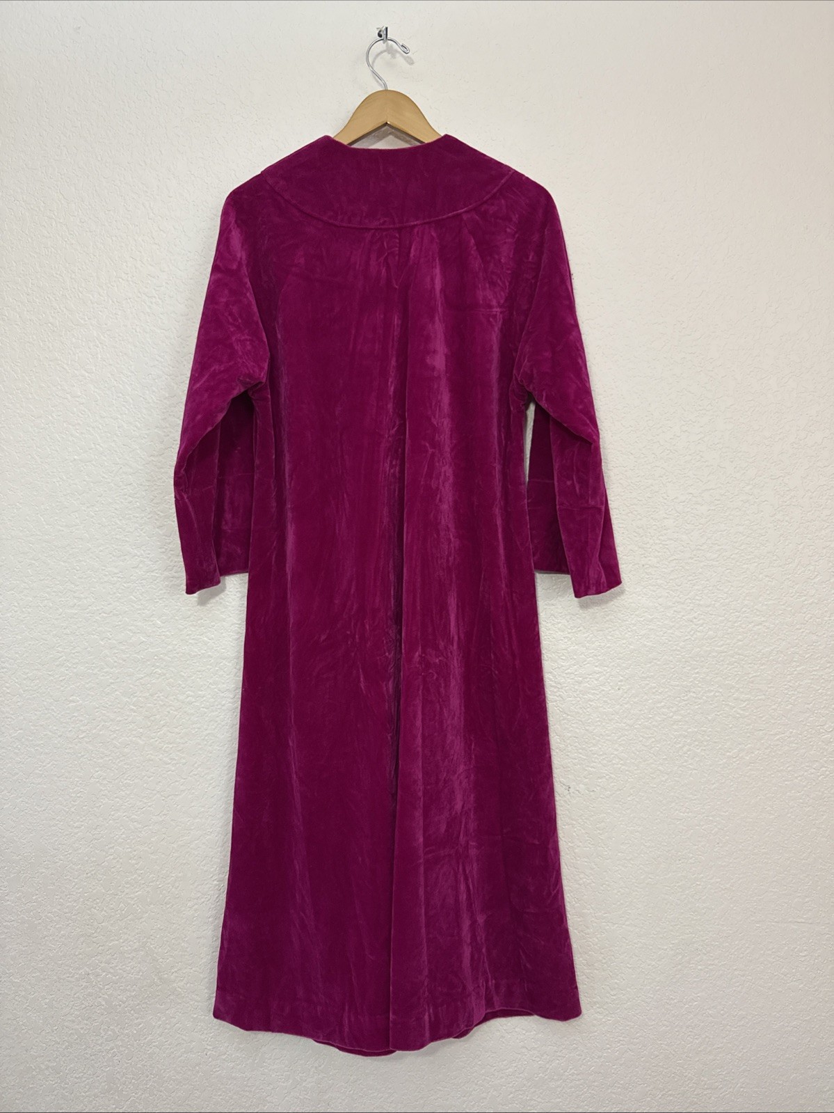 Vintage Handmade Velvet Housecoat Robe Magenta Full Length Zip Size Small NWOT