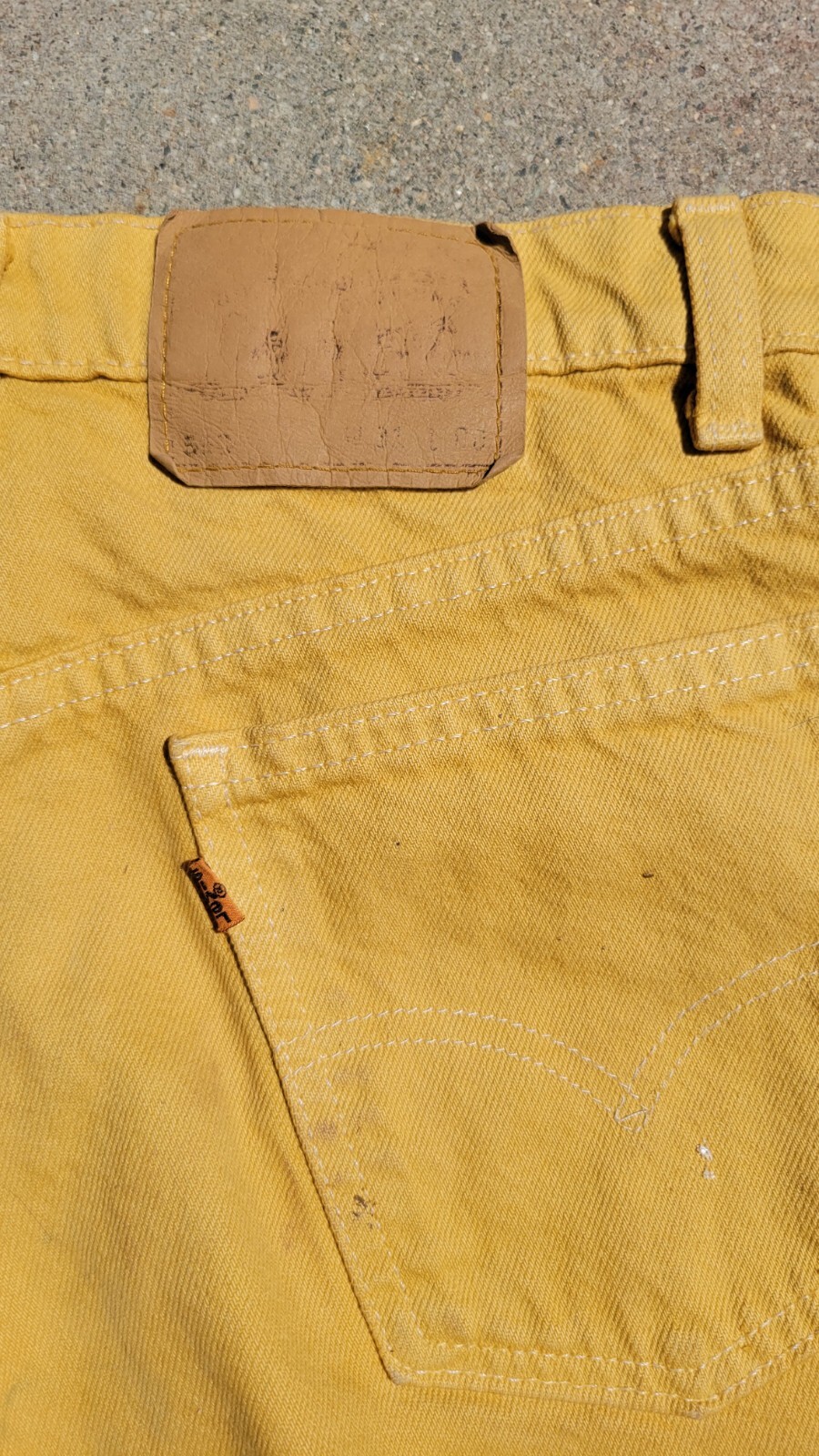 Vintage 90s Levi’s Yellow Cutoff Shorts 550 31 W Orange Tab Relaxed