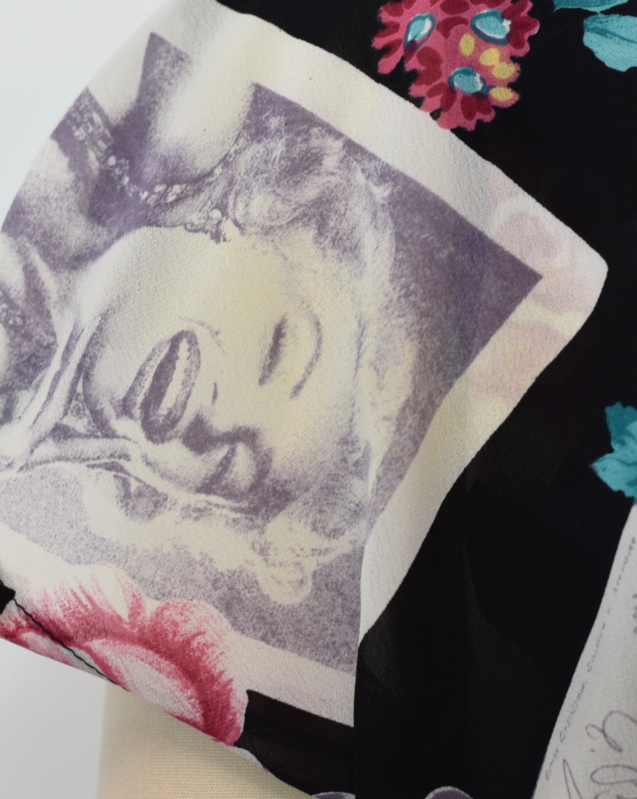 Vintage Marilyn Monroe Novelty Print Floral Black Sheer Lingerie Top Robe Set
