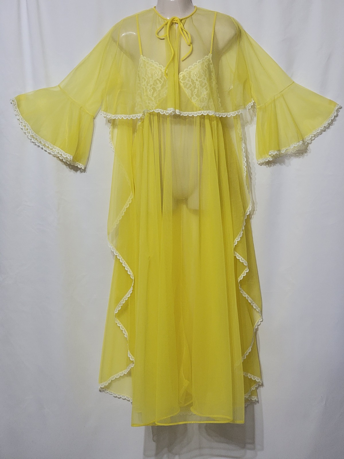 Vintage Yellow Sheer Chiffon Peignoir Set Robe & Nightgown Large ILGWU Stamp EUC