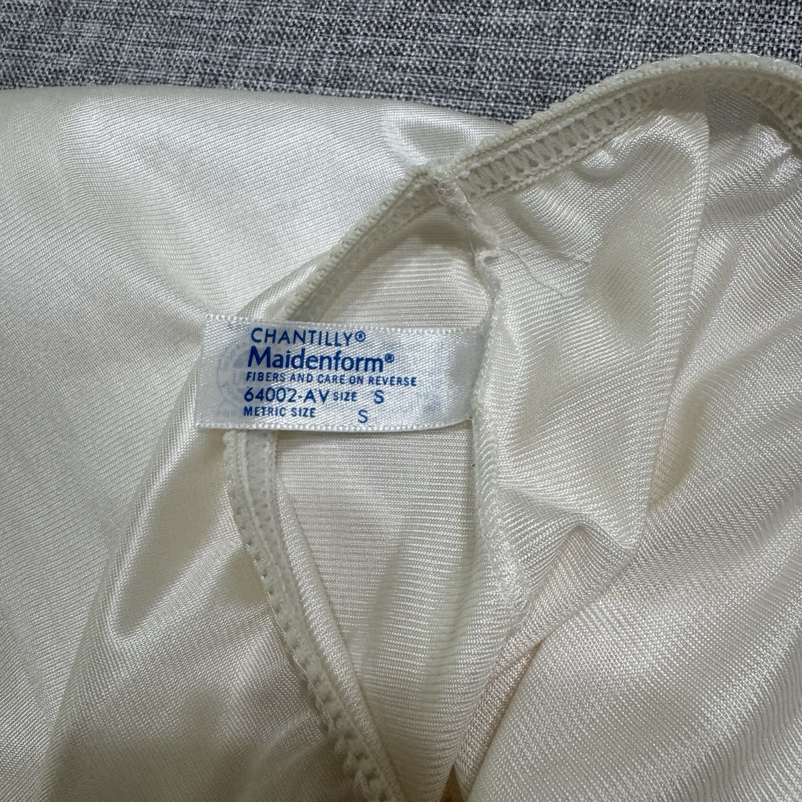 Vintage Maidenform Chantilly Slip Small Antron Nylon Lace Trim Rose Union USA