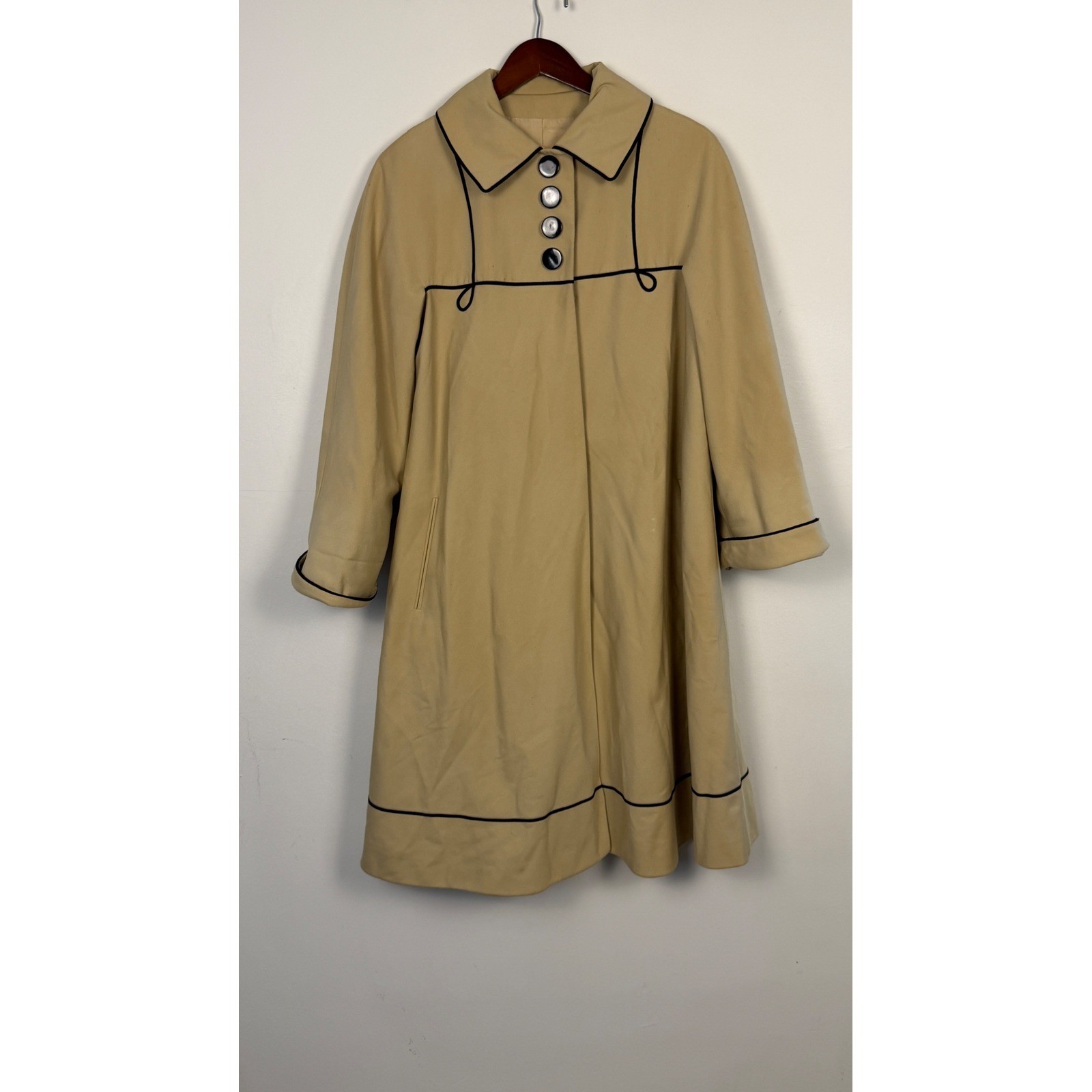 Joseph Stein Muriel Reade Vintage Coat Tan Black Piping Size M ILGWU 60s Mod
