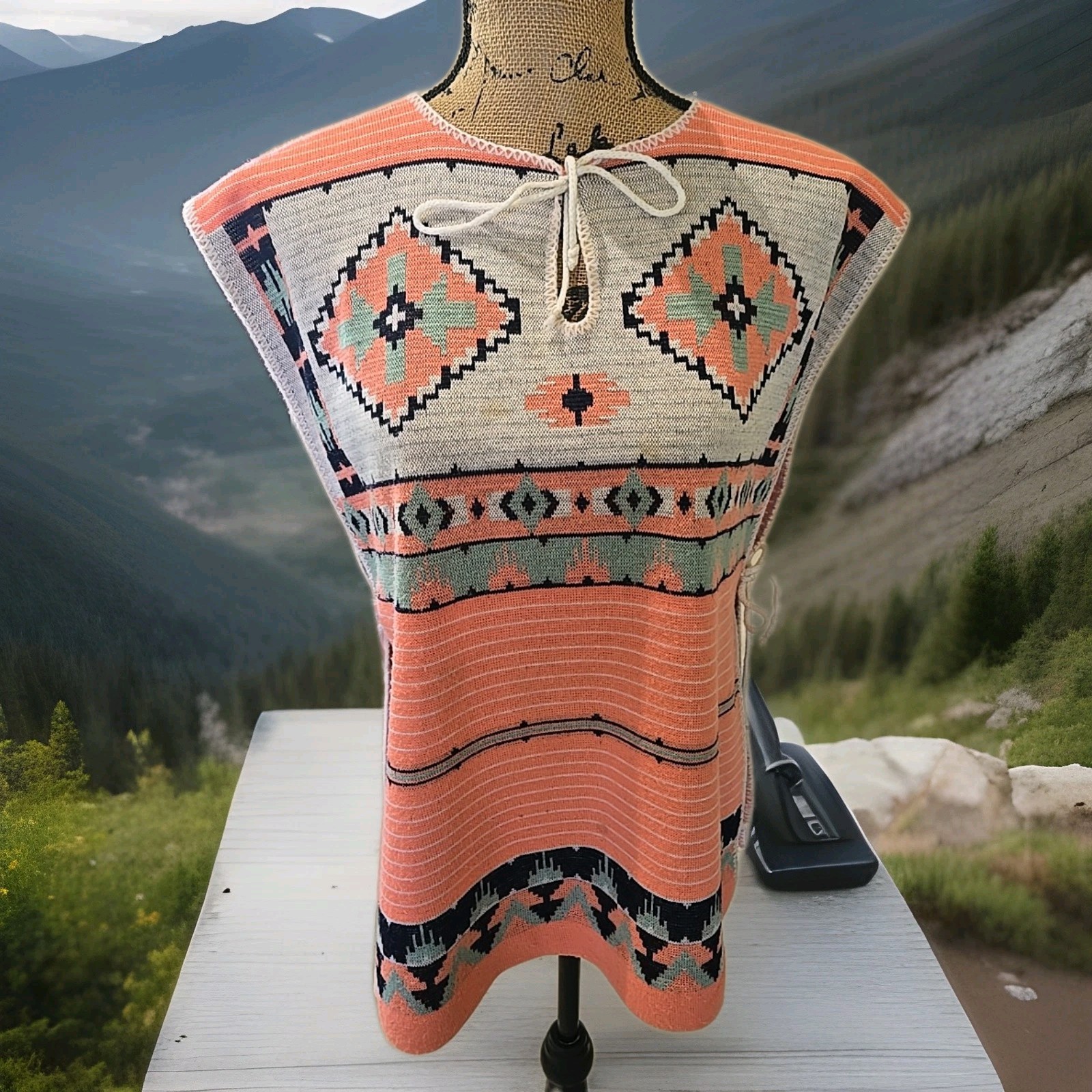 FUNKY! Vintage 70’s BOHO knit poncho Shawl Hippie Festival S/M/L OSFM RARE!
