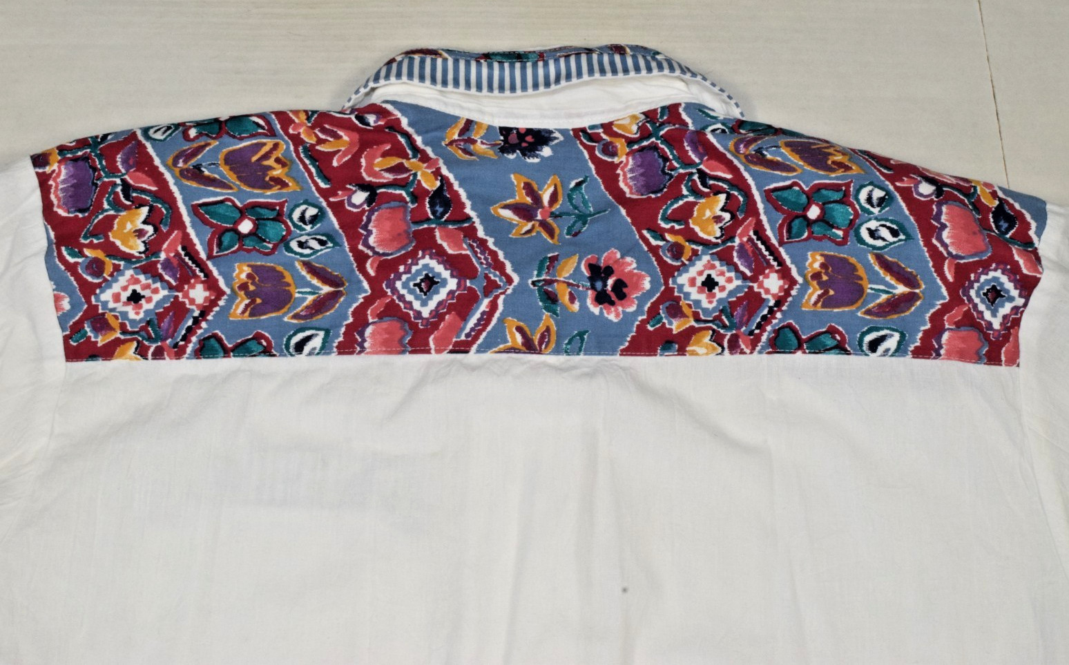 Vintage Womens Top Cabrais Size M/L 80s Thin White Decorative Trim Shoulder Pads