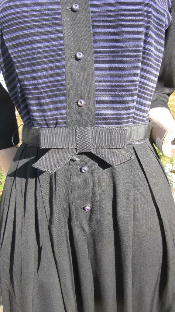 1940s MINX MODES BLACK GABARDINE DRESS W PURPLE CORDUROY BODICE 26W