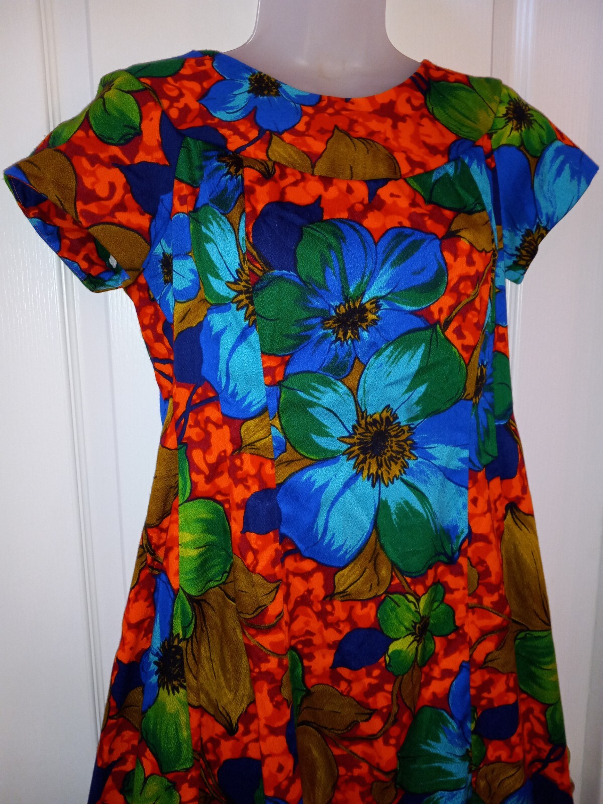 Vintage 60s Hawaiian Barkcloth Floral Watteau Muumuu Maxi Dress Tiki Oasis M/L