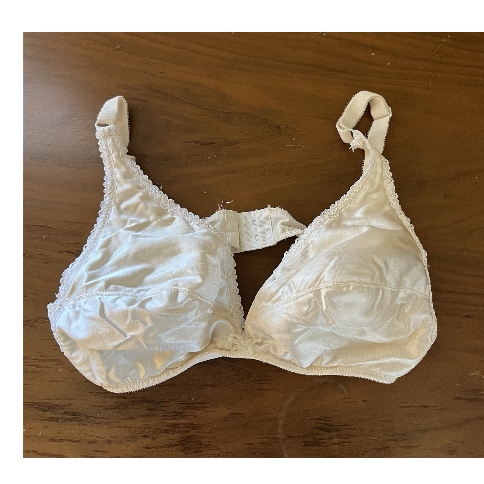 Vintage Vanity Fair Womens 36C White Bra Lace Trim Adjustable Straps Nylon