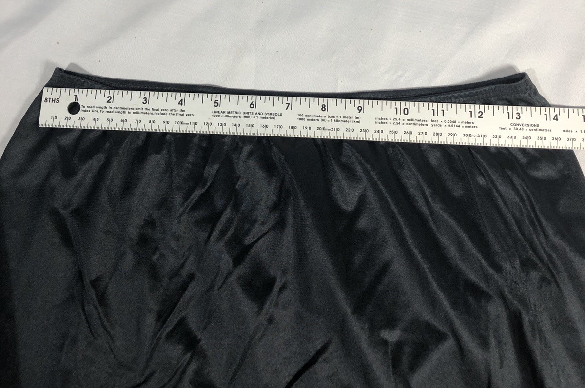Vintage Women’s Skirt Slip Size 25” Long Black Half -Waist Approx 27-28”