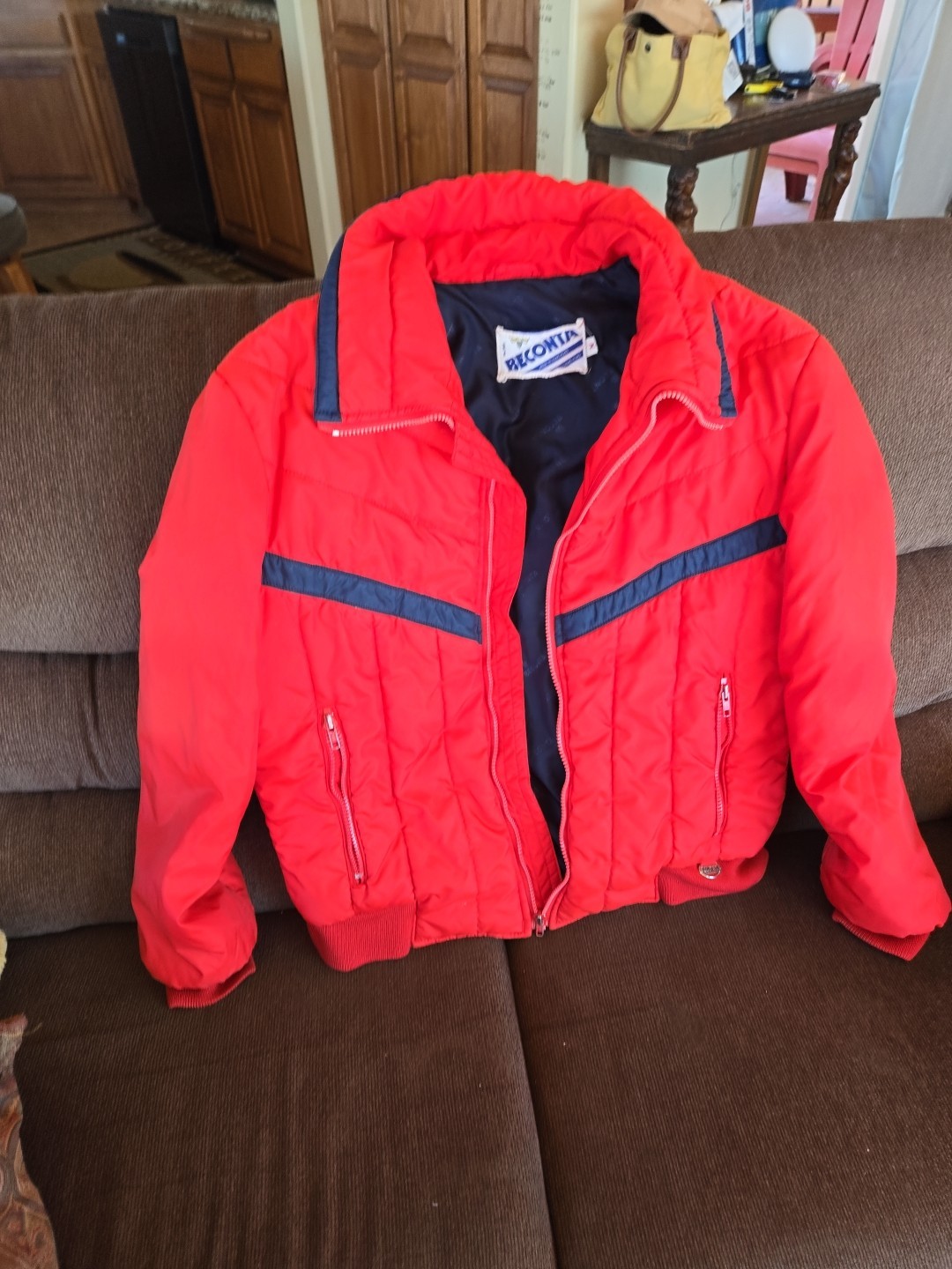 Vintage BECONTA Red White Ski Jacket Medium Nylon Winter Skiing 70s 80s