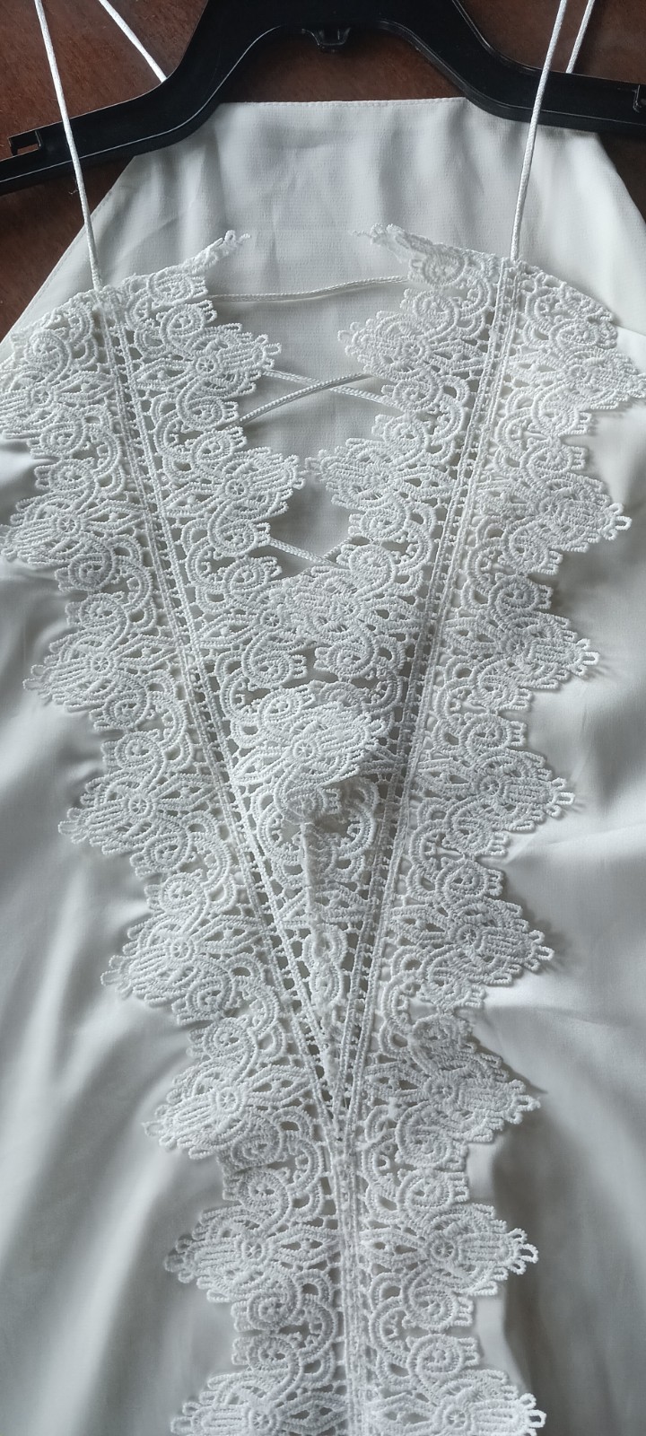 Simplee White Lace Trim Spaghetti Strap Camisole Top, Size S Regular