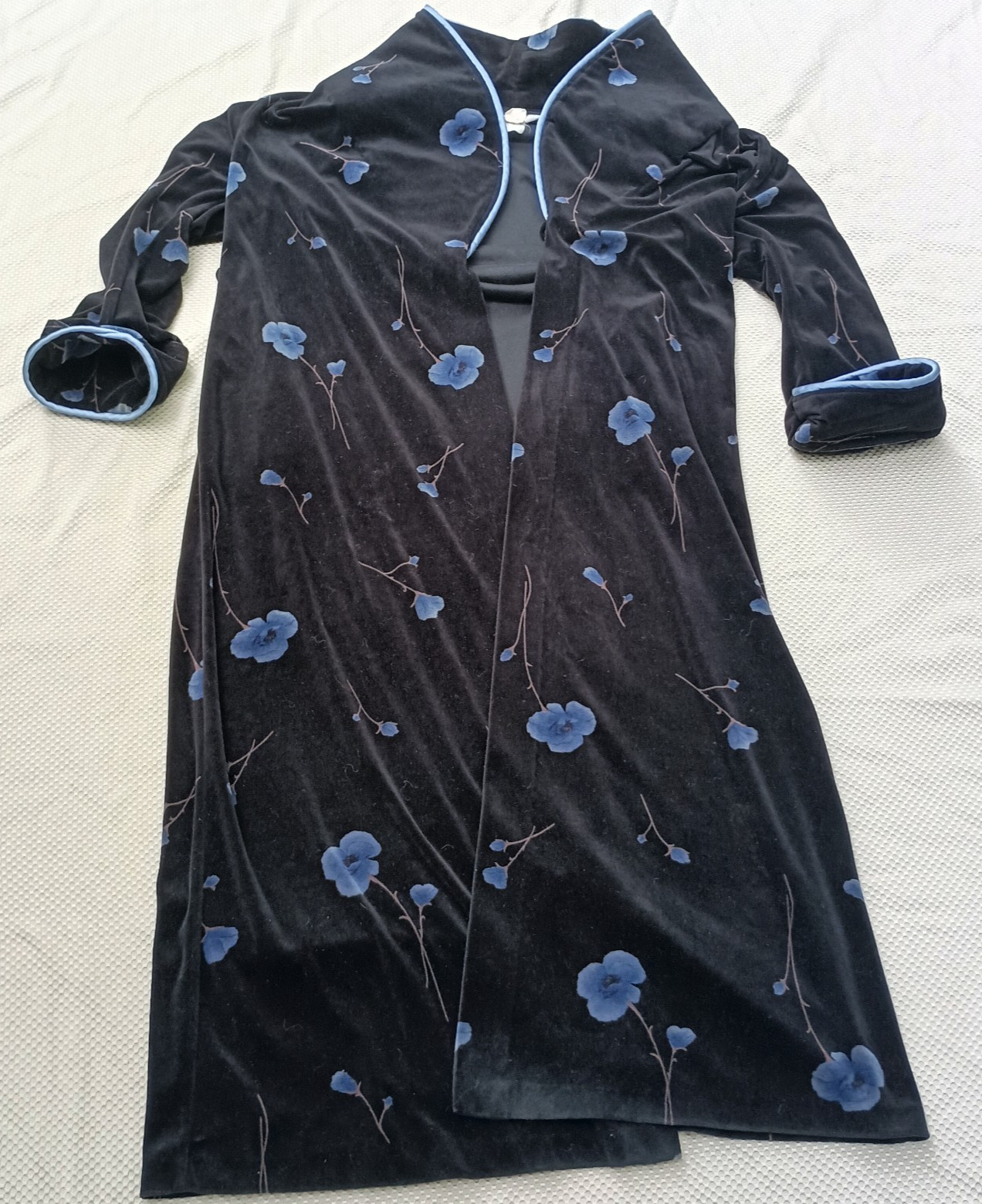 VTG 1990s Black Velvet X/S Night Gown Robe Blue Flowers Diamond Tea Union Made