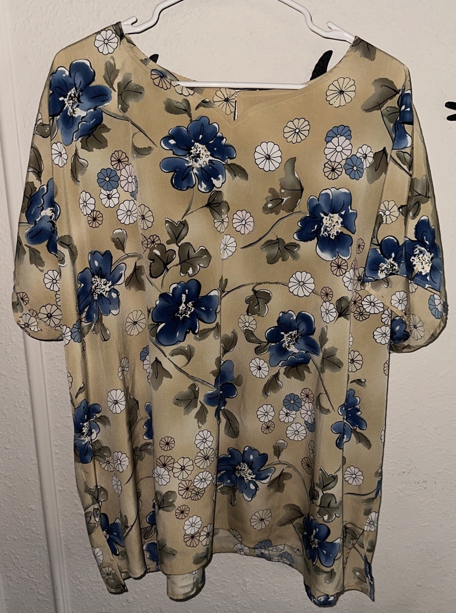 Vintage 90s Maggie Sweet 3X Daisy Wheel Taupe Sand Blue Floral Crepon Blouse