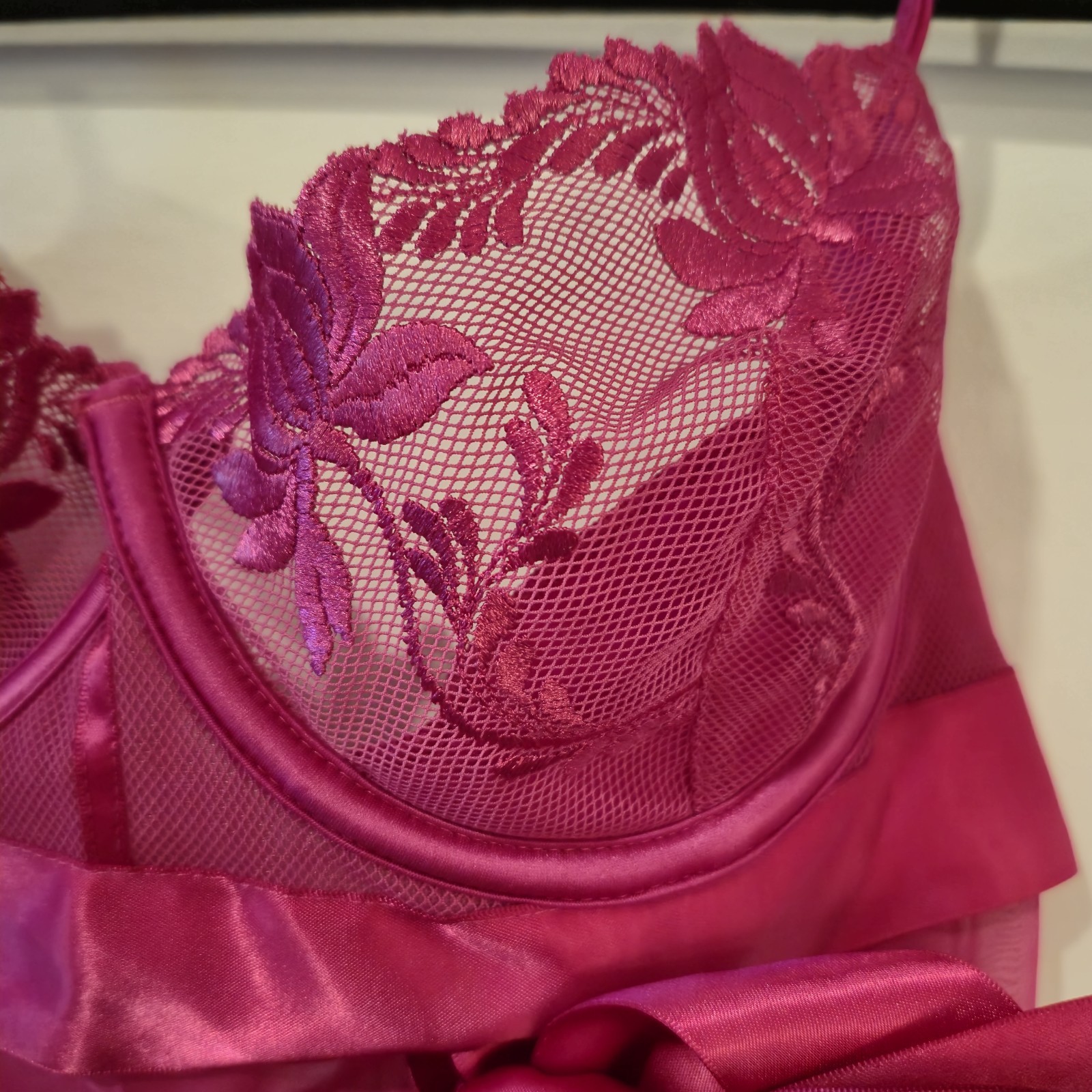 NWT Vintage Y2K Victoria’s Secret Hot Pink Floral Embroidery Bow Babydoll 34C