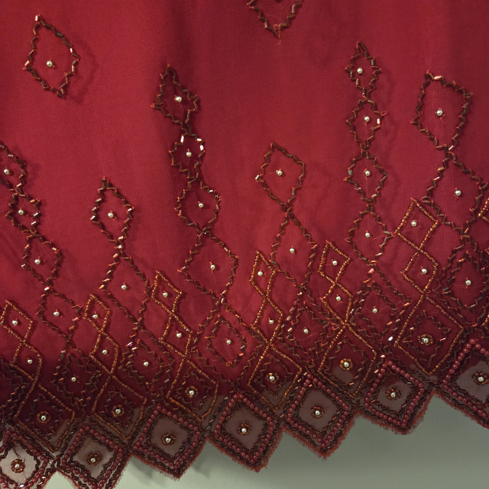 100% Silk Red Womens Beaded Sequin Top Blouse Sz M Luxury Special Occasion