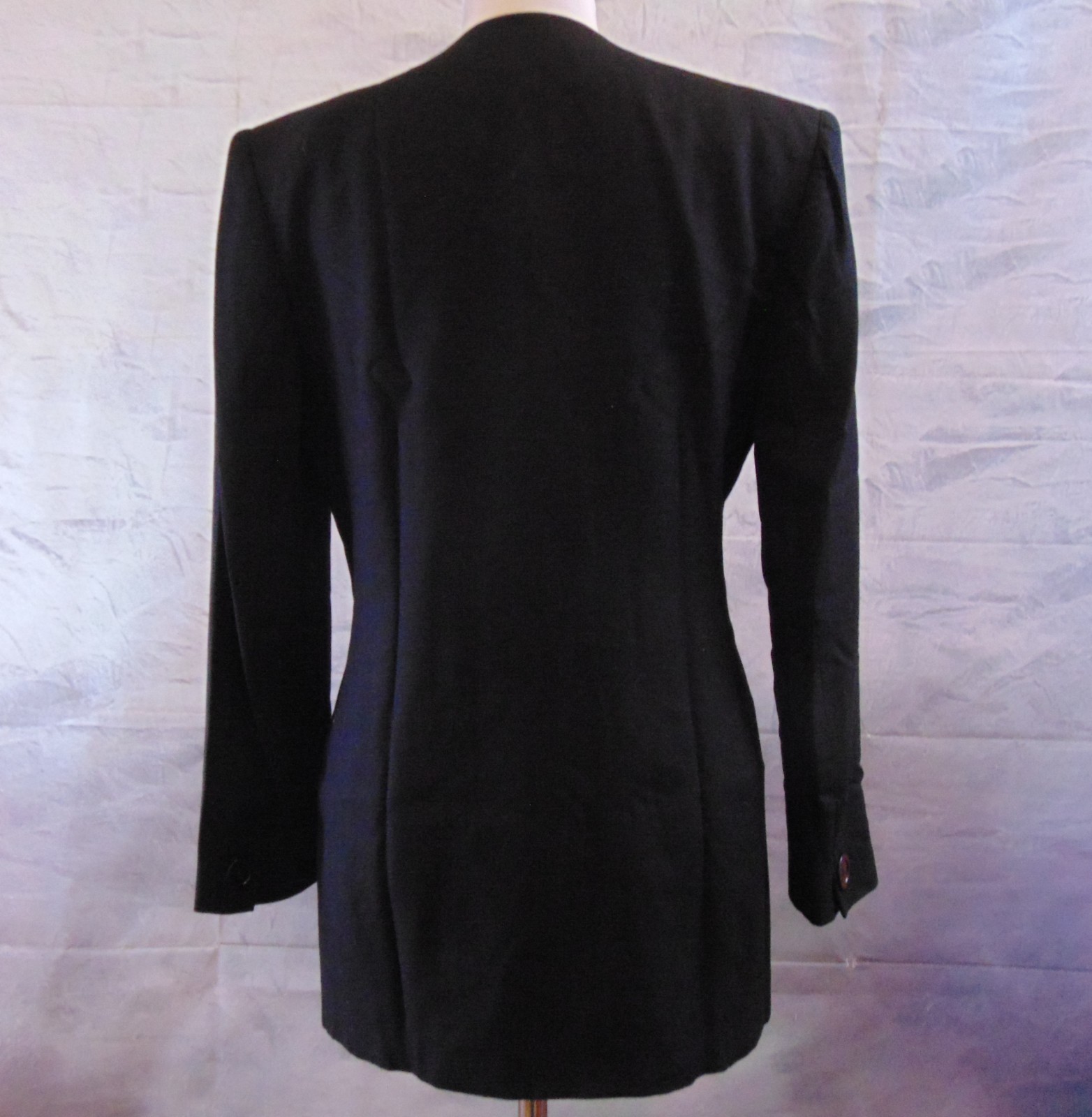 Saville Women’s Black Lined Collarless V-Neck Fitted Blazer Size 8 Made In USA