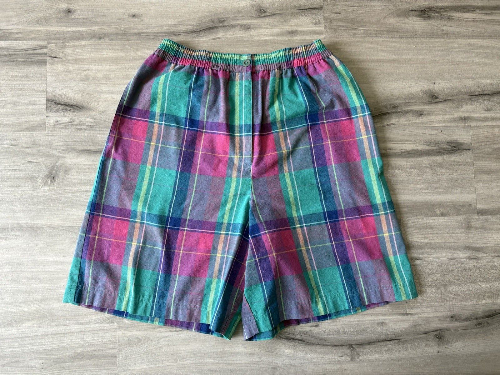 Vintage 1980s Jantzen High-Waisted Shorts Women’s Plaid 26” Waist Unstretched