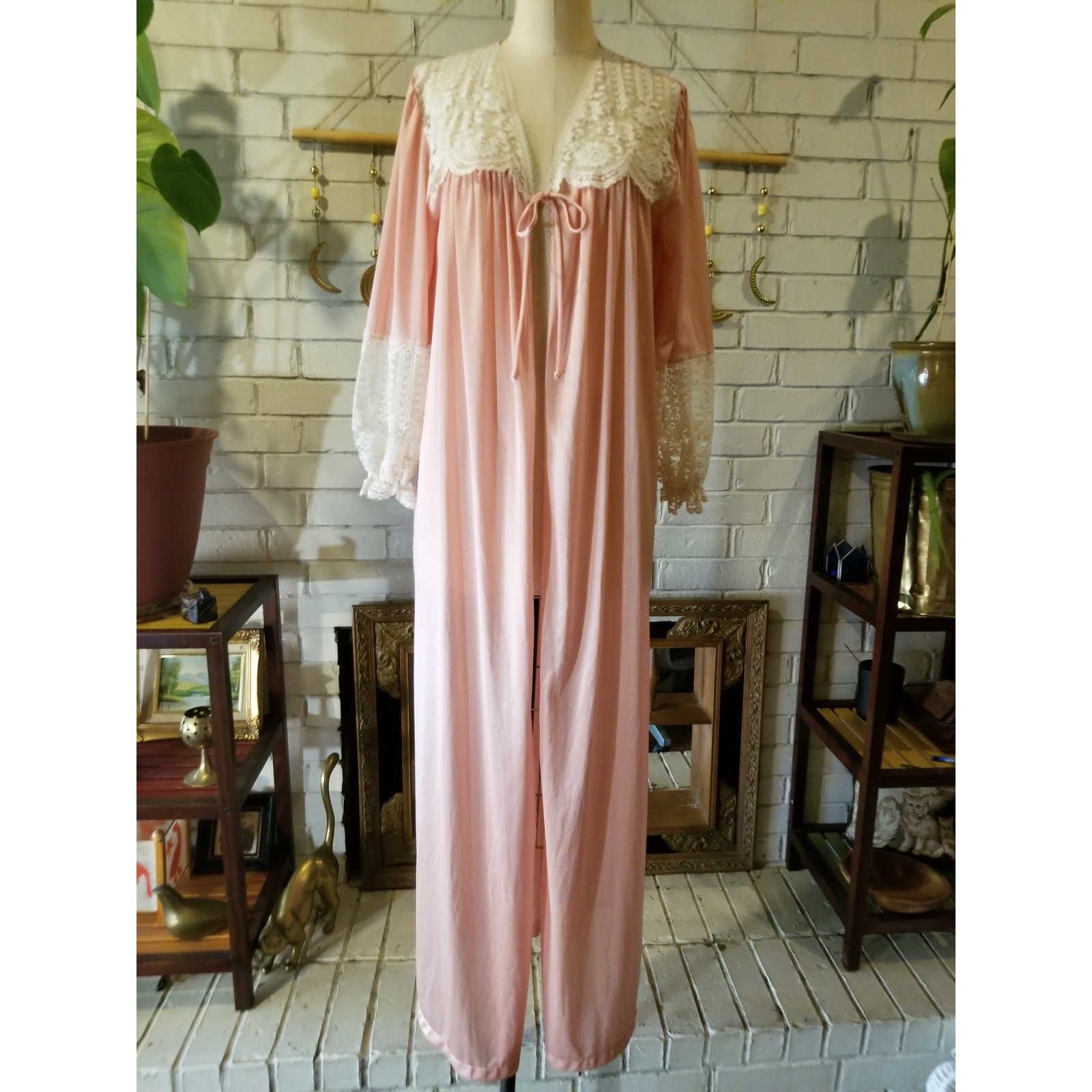 Vintage 70s Peach Nylon Peignoir Robe Soft Moments Floral Lace Bishop Sleeve M