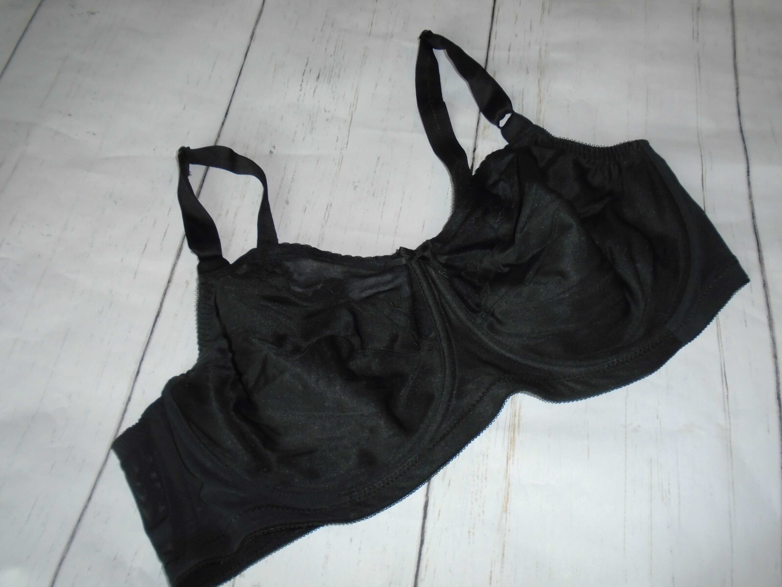42D Black Nylon Unlined Underwire Vintage BALI Flower Bra #0180 42D