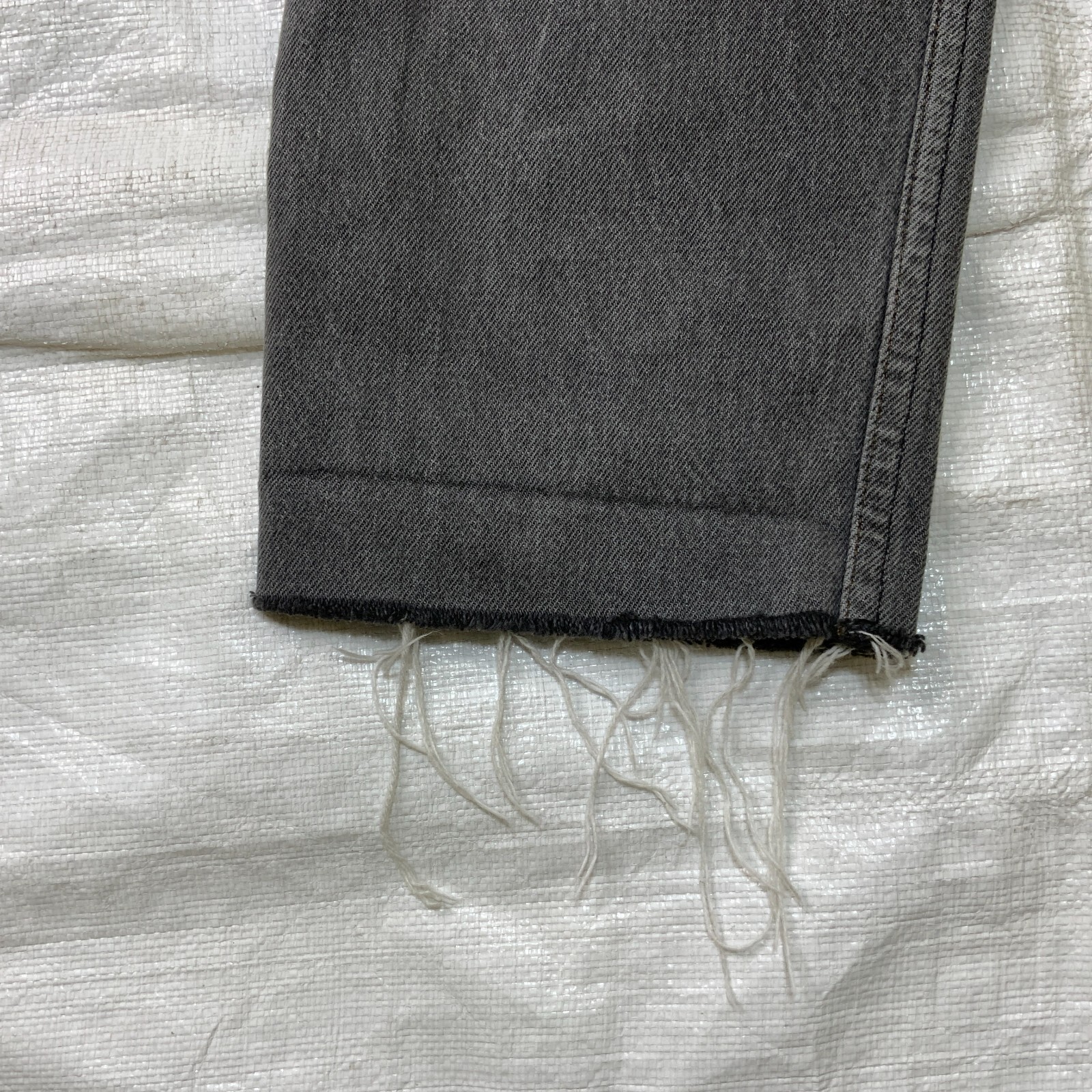 Vintgae LEVI’S 901 Womens Jeans Gray Tag 28×32 Real Size 25×25 Made in France
