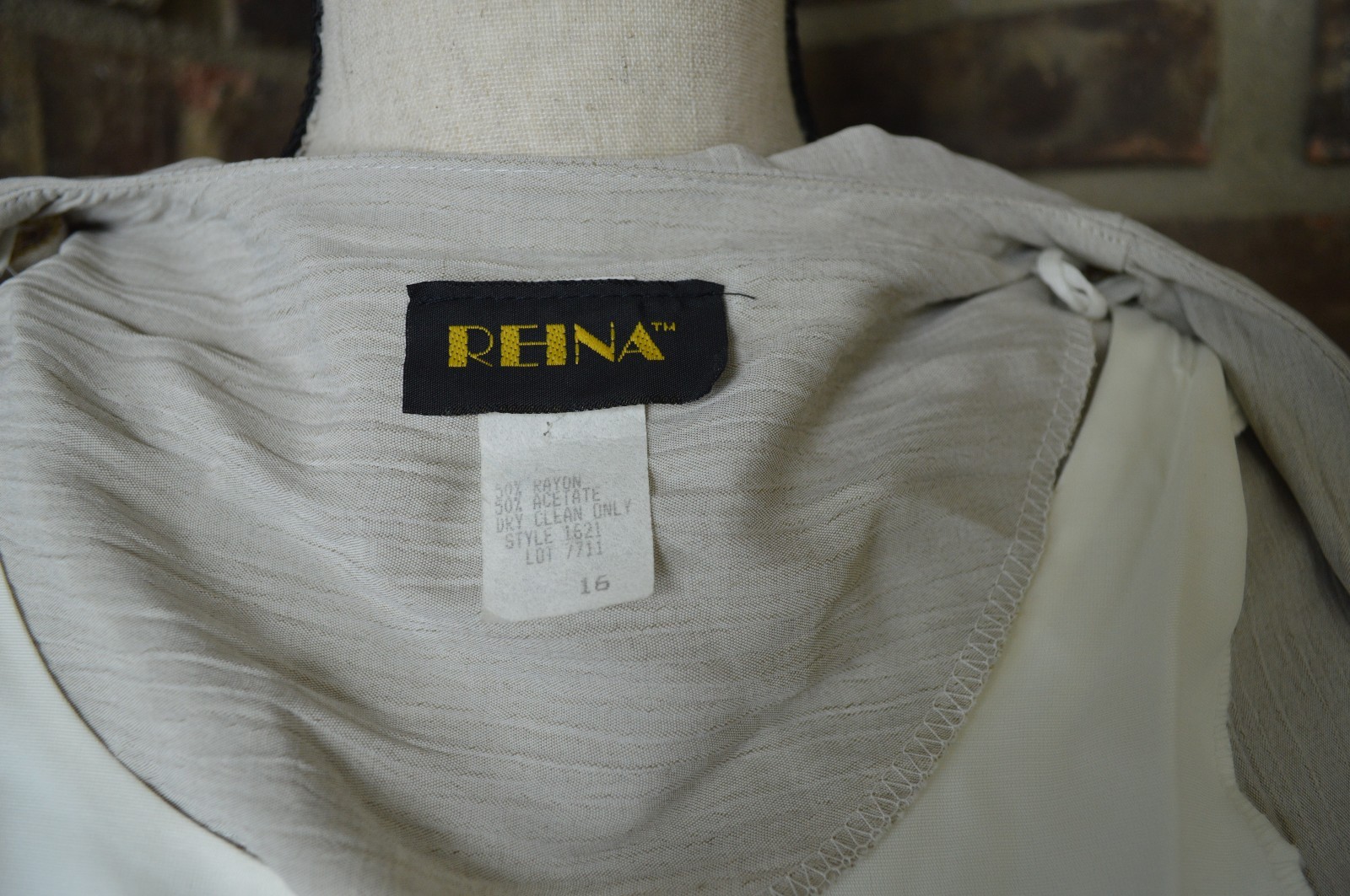 Vintage Reina Women’s size 16 Gray 2 piece set Top And skirt Set Size Large BA