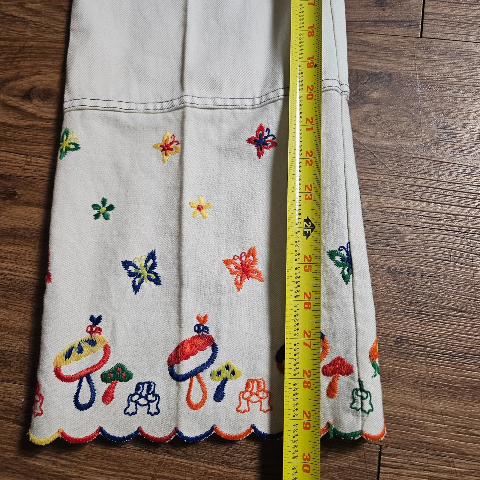 Vintage 70s Mushroom Butterfly Embroidered Flare Jeans 30×29 Scalloped Hem Boho