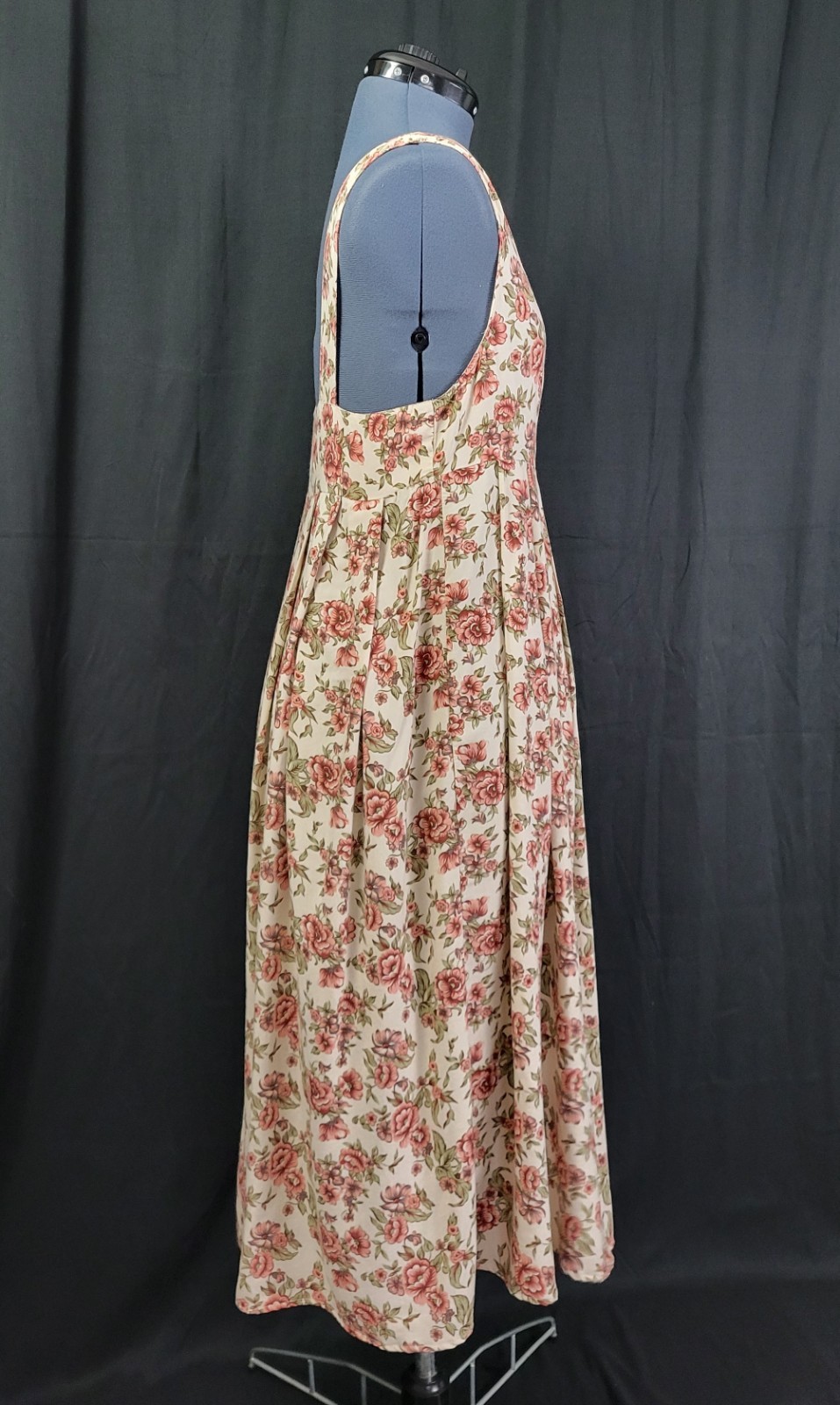 Vintage Ulterior Motives Lt Tan Jumper w Pink & Green Florals Size Medium