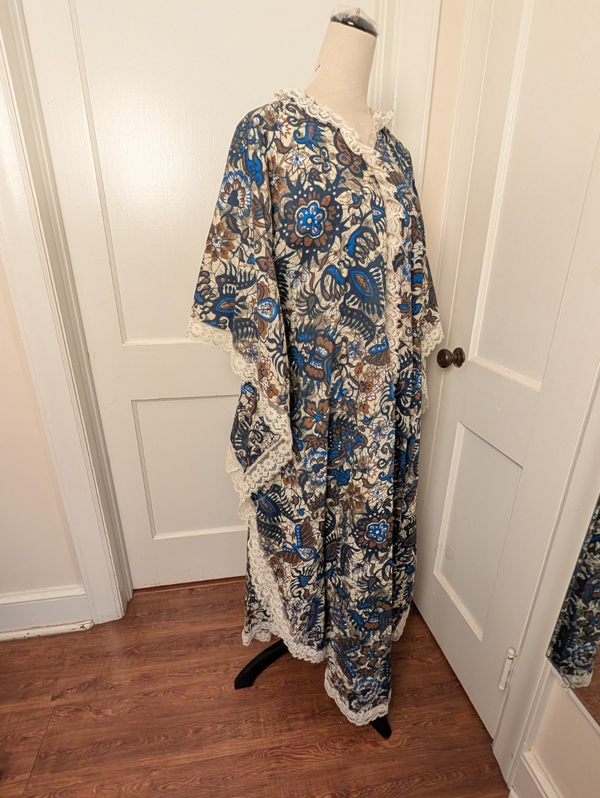 NWT*VTG 70’s Kaftan Maxi Dress-Polynesian Batik Print w/ Lace Trim-One Size
