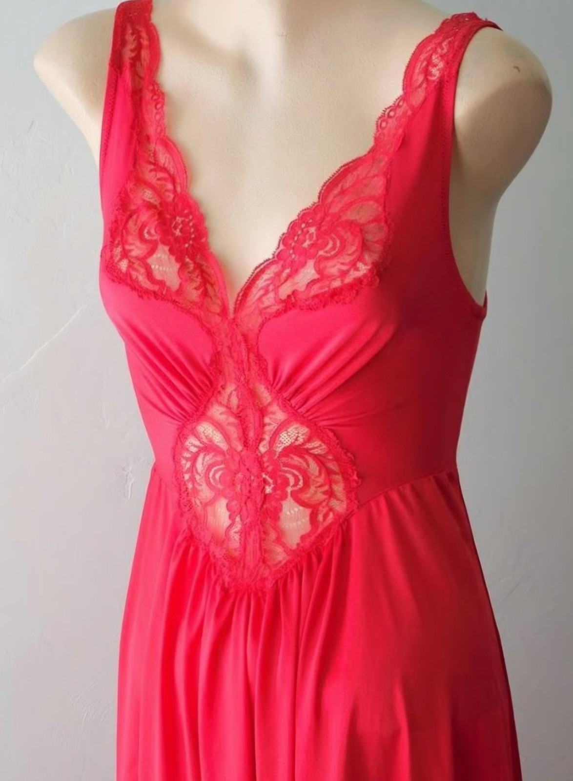 Vintage OLGA Red Large L Night gown 92087 Bodysilk Full Sweep Sexy Sleeveless