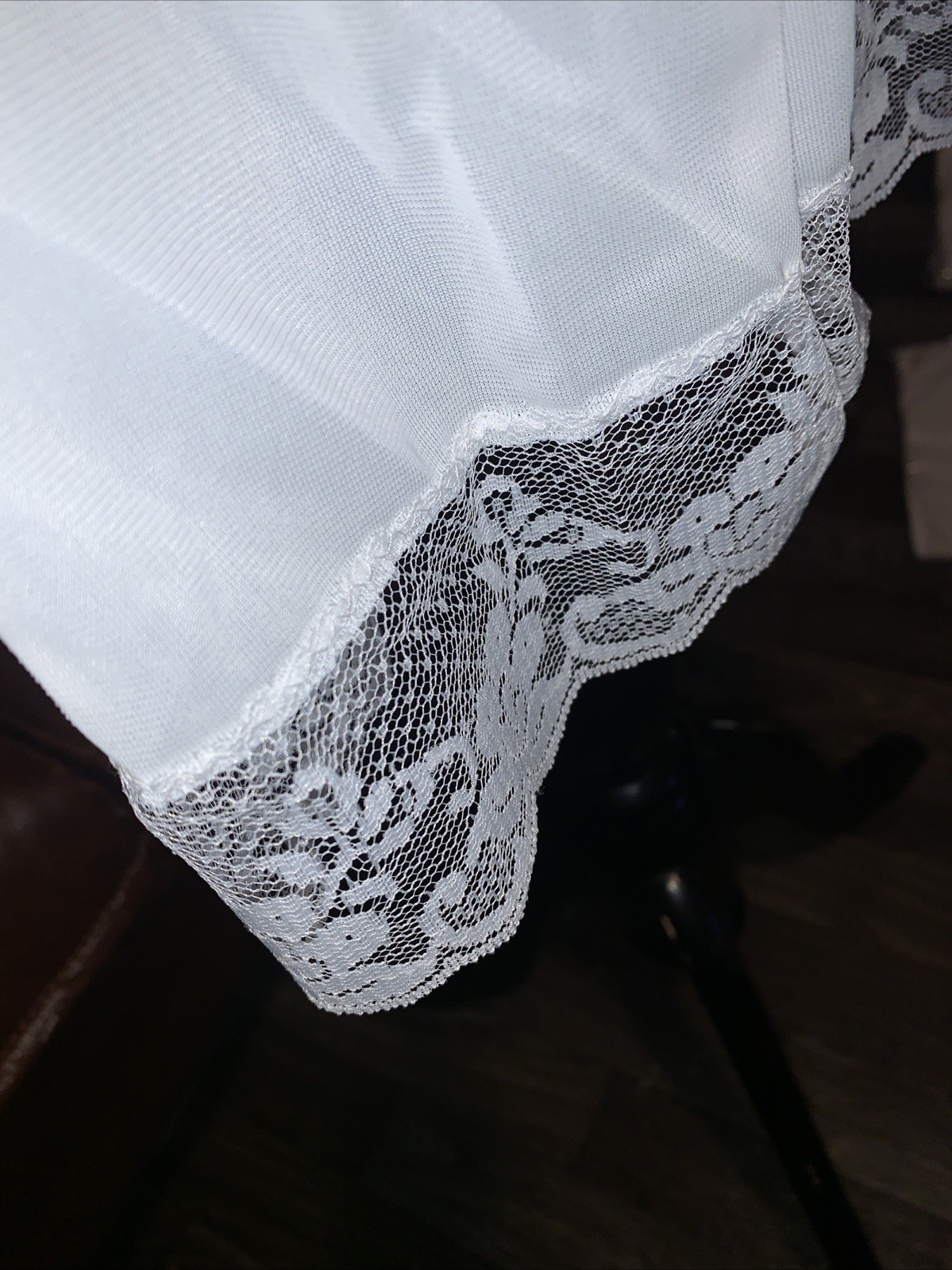 Vintage Dupont Antron III Womens Nylon White Full Slip NWT 32