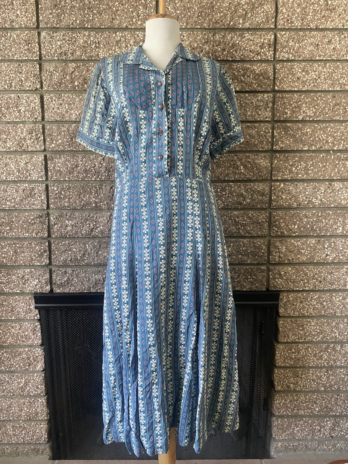 Vintage 1940s 1950s Dress Blue Floral Pleated Modest Caldwell Casuals Large