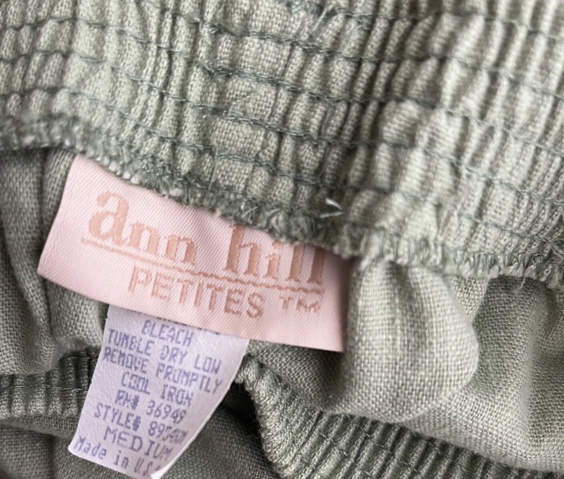 Ann Hill Petites Belted Shorts Women’s Medium Pleated Sage Green Vintage 1990s