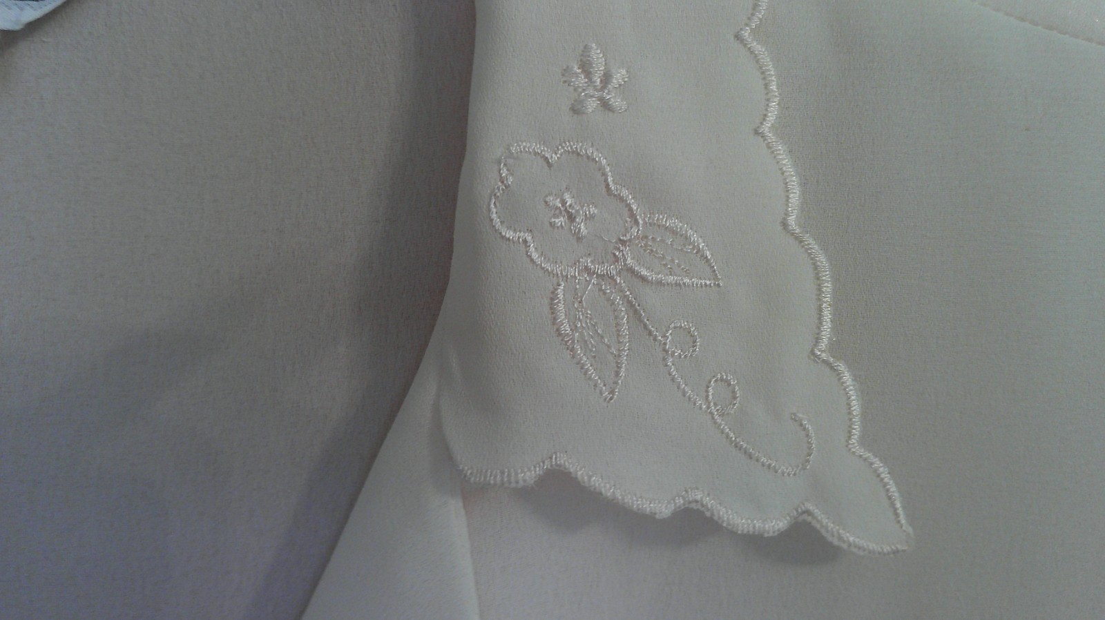 Vintage Puccini Sheer Embroidered Floral Top – Off White – 100% Polyester