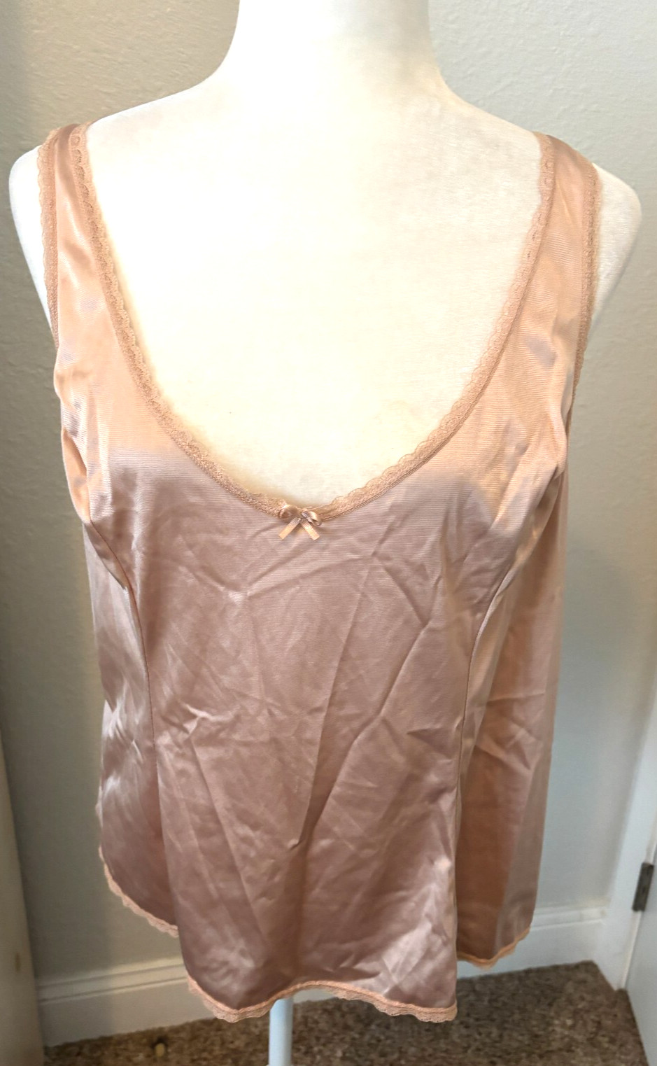 New Vtg VASARETTE 2XL/46 Beige CAMI Slip Top Silky Camisole V LACE Top 17-110