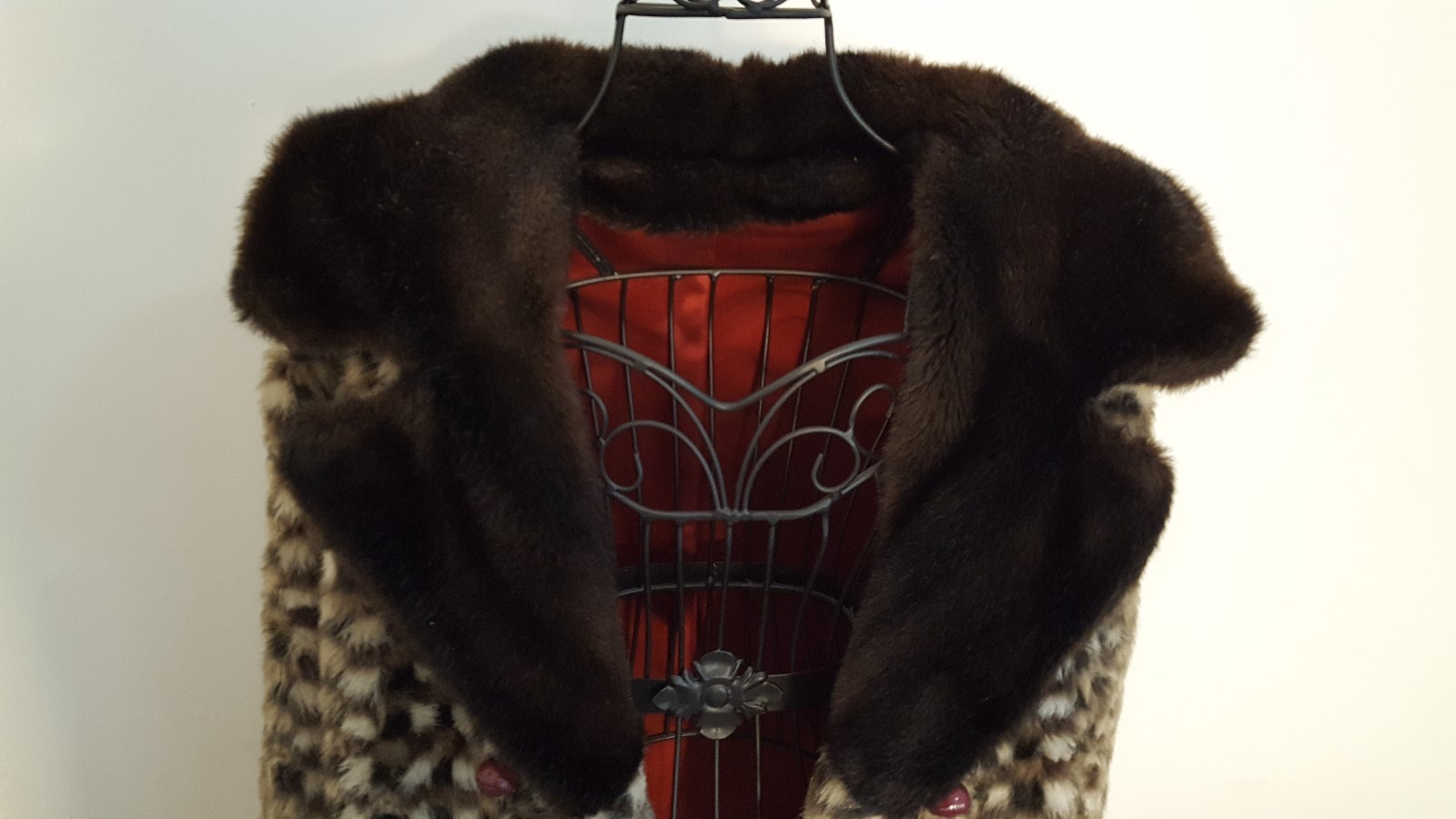 VTG Womens White, Black and Brown Print Faux Fur Coat Red Lined Complete
