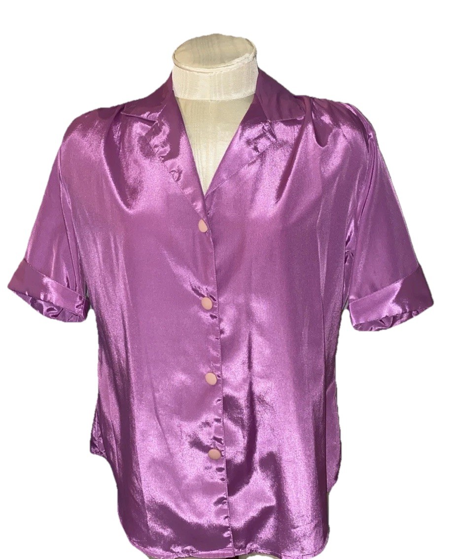 Discovery VTG 70/80’s Women M Raspberry Poly Satin Button Blouse