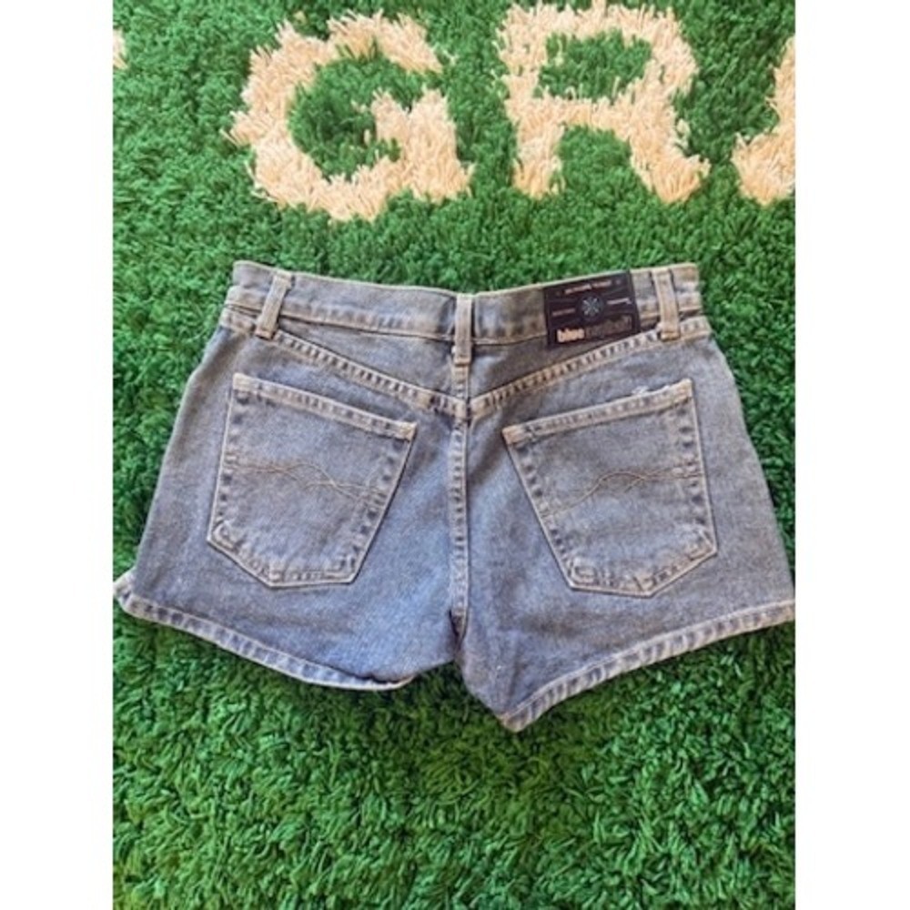 Blue Asphalt Womens Low Rise Denim Shorts Medium Wash Blue Size 5 90s Y2K Style