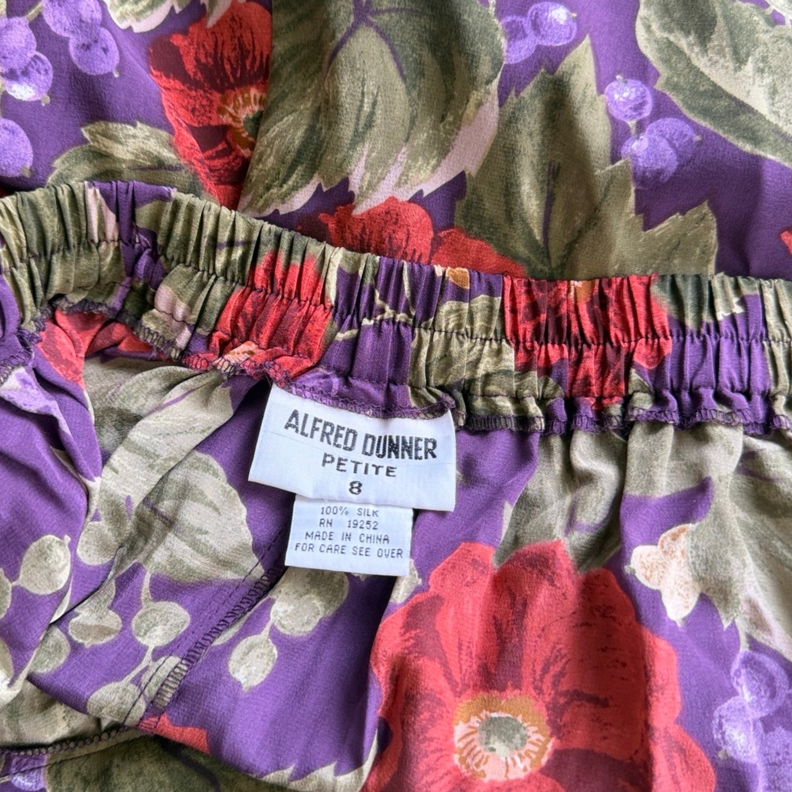 Vintage Floral Pleated Silk Midi Skirt Size Medium 8 Grapes Print 27-30″ Waist