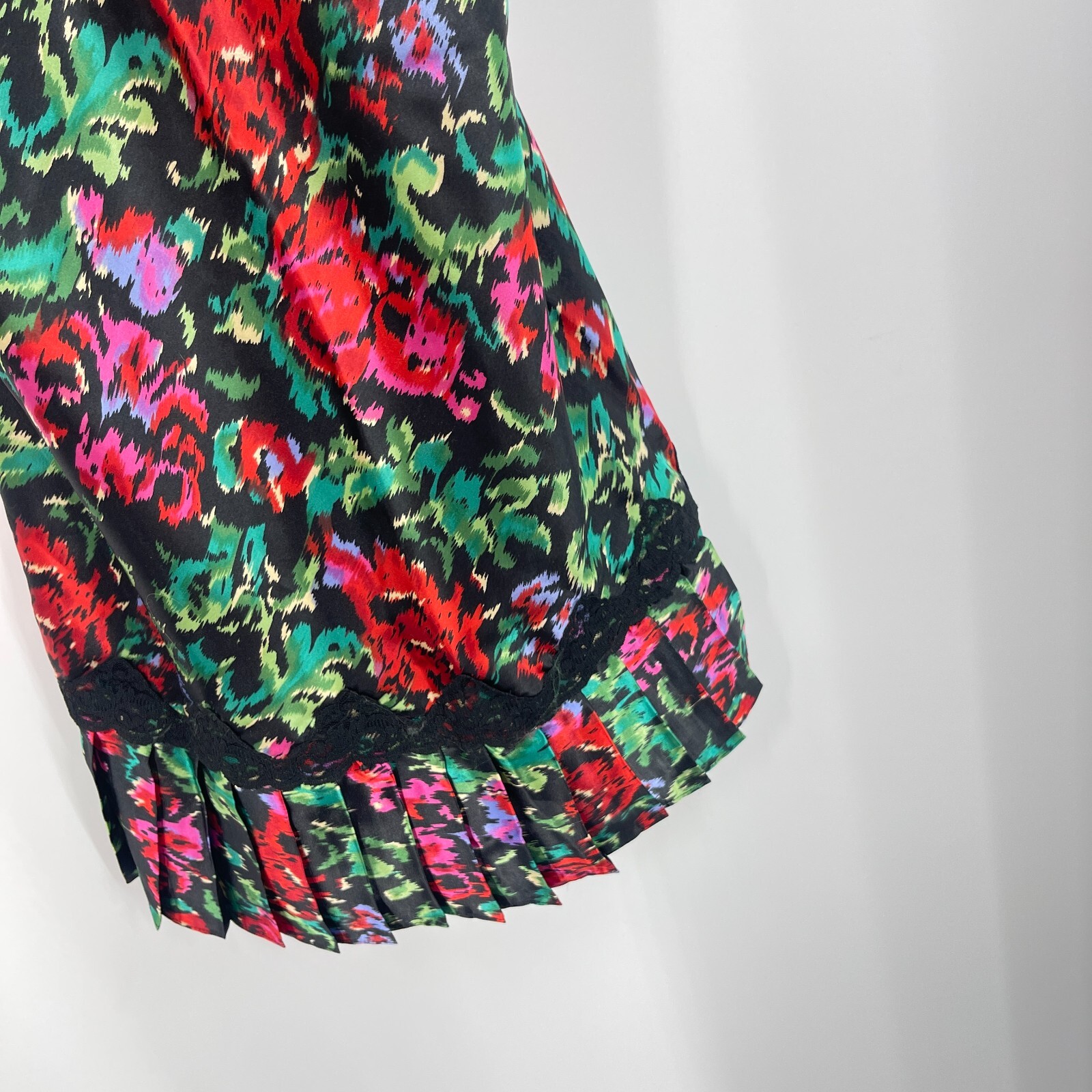 Vintage Victoria’s Secret Slip Dress Black Red Lace Floral Mini Chemise Size M