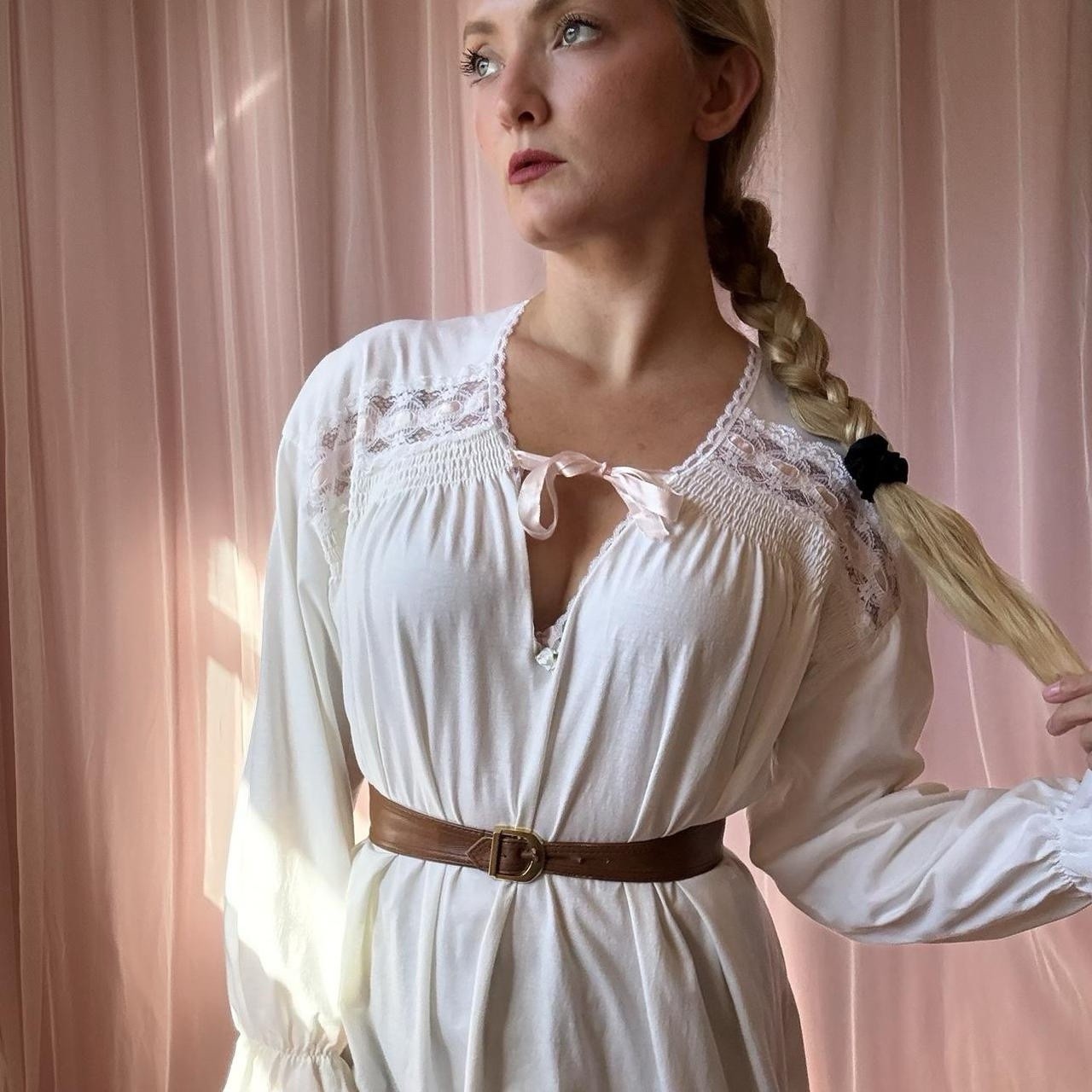 Vintage Victorian Style White Pink Ribbon Insert Lace Nightgown