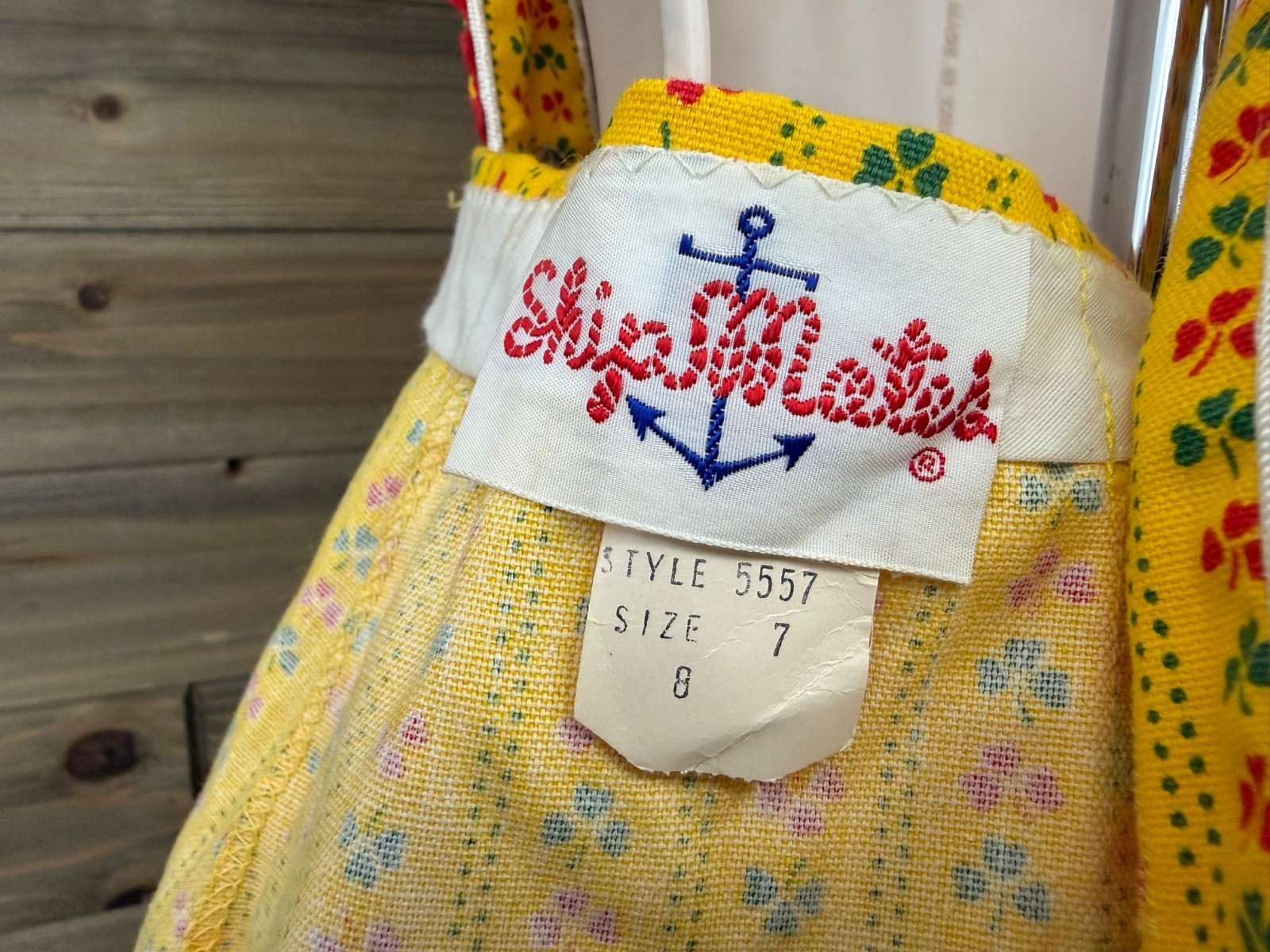 vintage 60’s pinafore mod dirndl suspender skirt rickrack trim novelty print