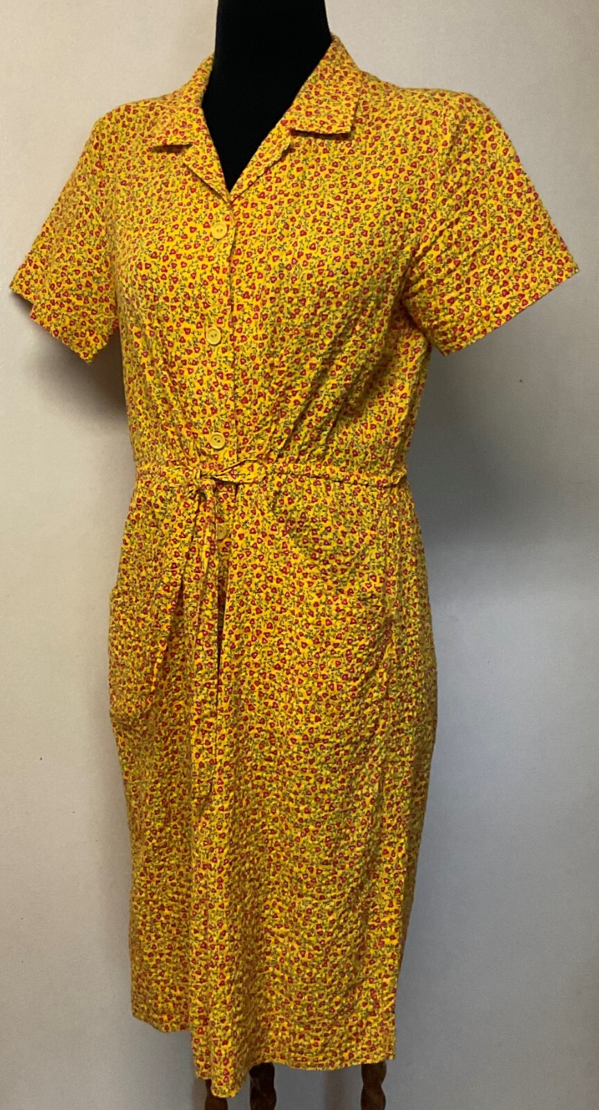 Vintage Sunshine Yellow & w/Red Floral House Dress w/Pockets Size Medium