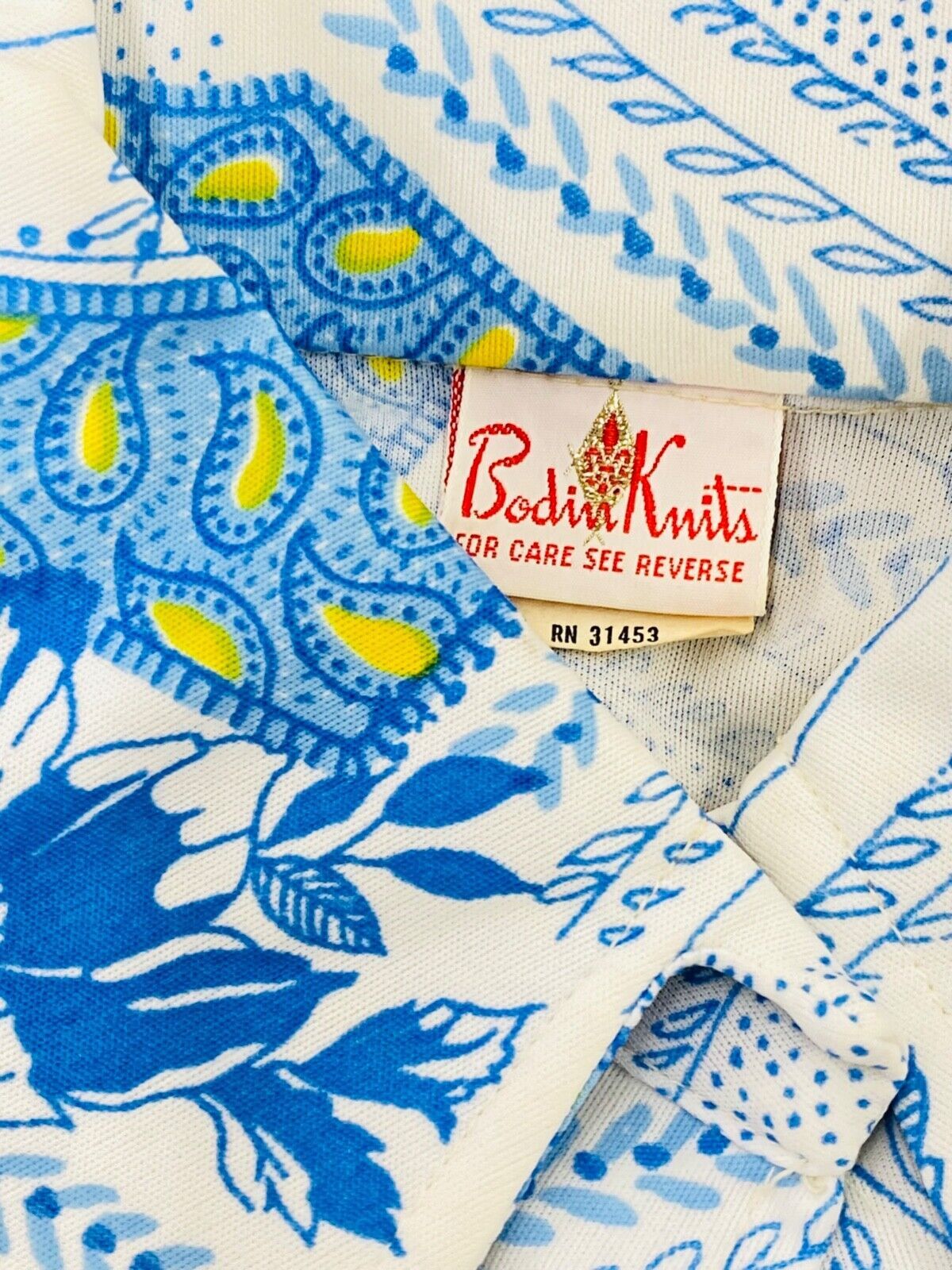 Vintage 1970s white blue shirt blouse top long sleeve floral poppy paisley S