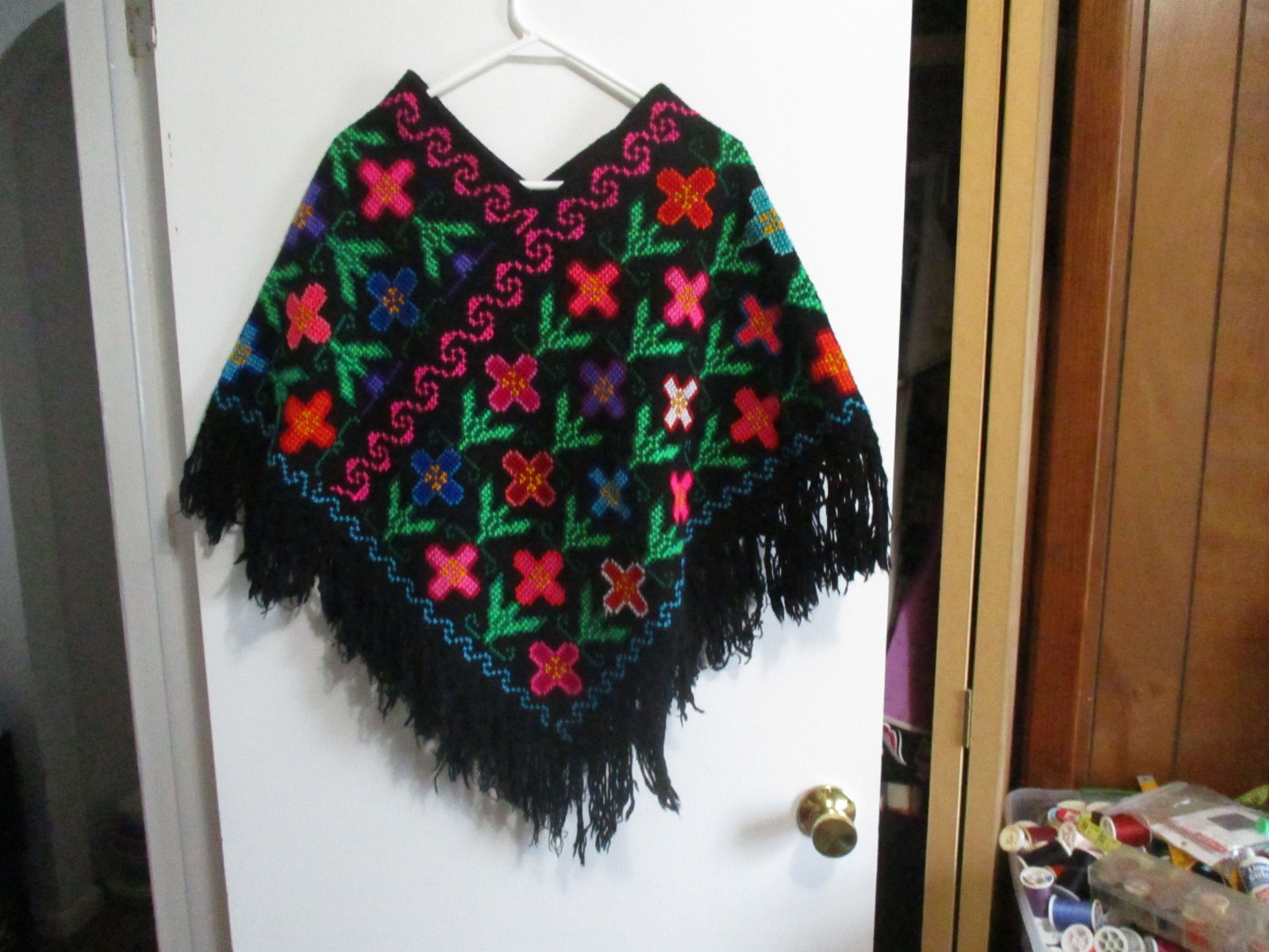 1960’s decorative needlepoint PONCHO. women’s, multicolored, vintage