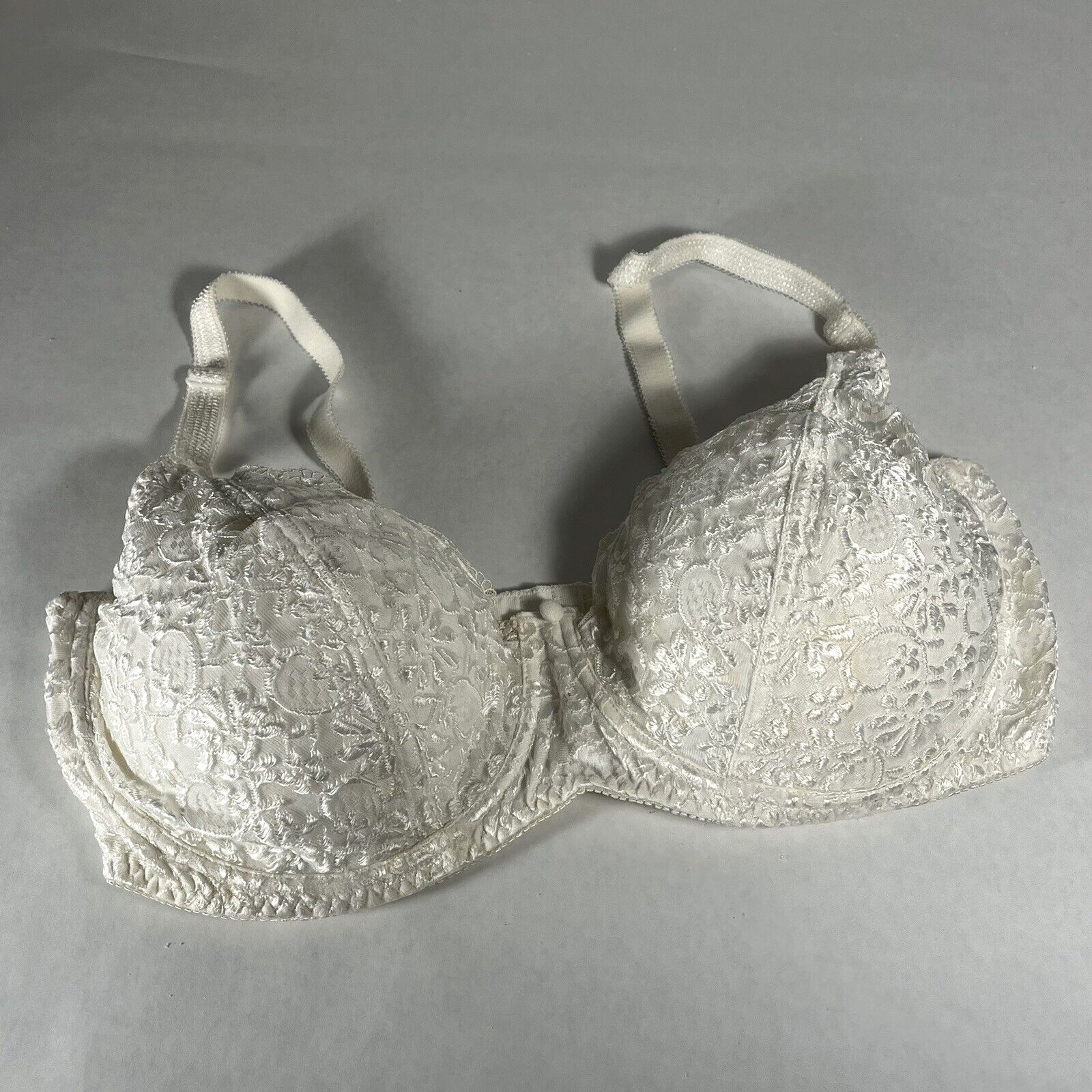 White Plus Size Lace Embroidered Underwire Bra w/Adjustable Straps Size 42D