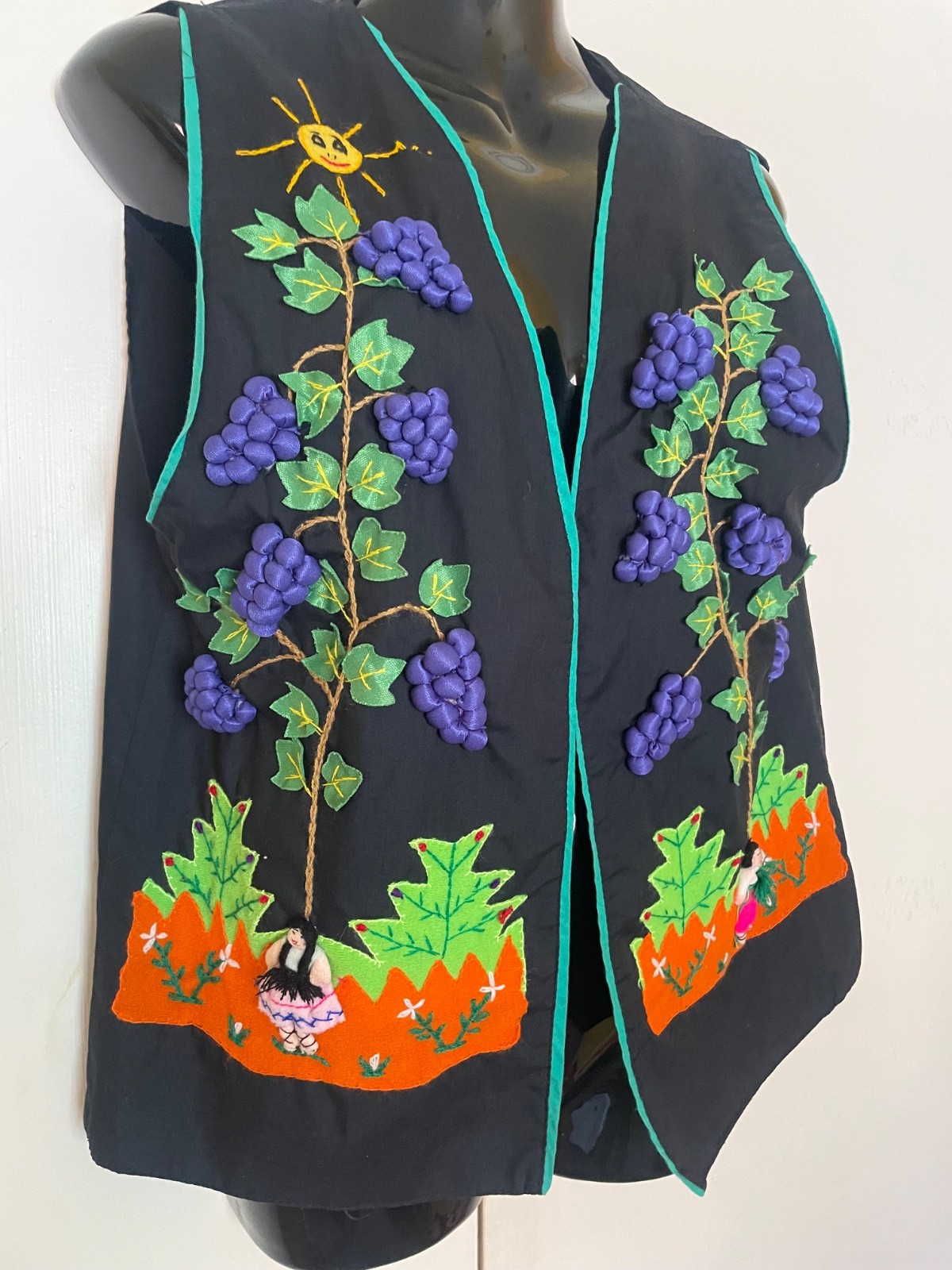 Vintage womens GRAPE VINE 3-D wine Vest Folk Art Ole Peru Imports black S M L os