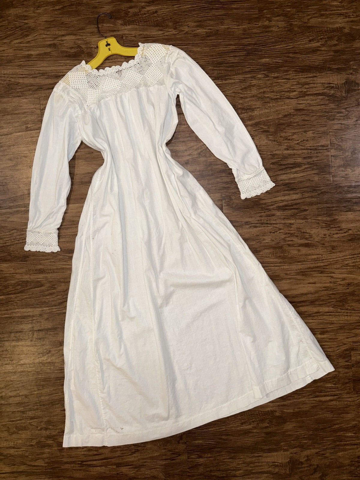 Antique 1900s Edwardian White Cotton Nightgown Hand Crochet Lace Yoke Cuffs