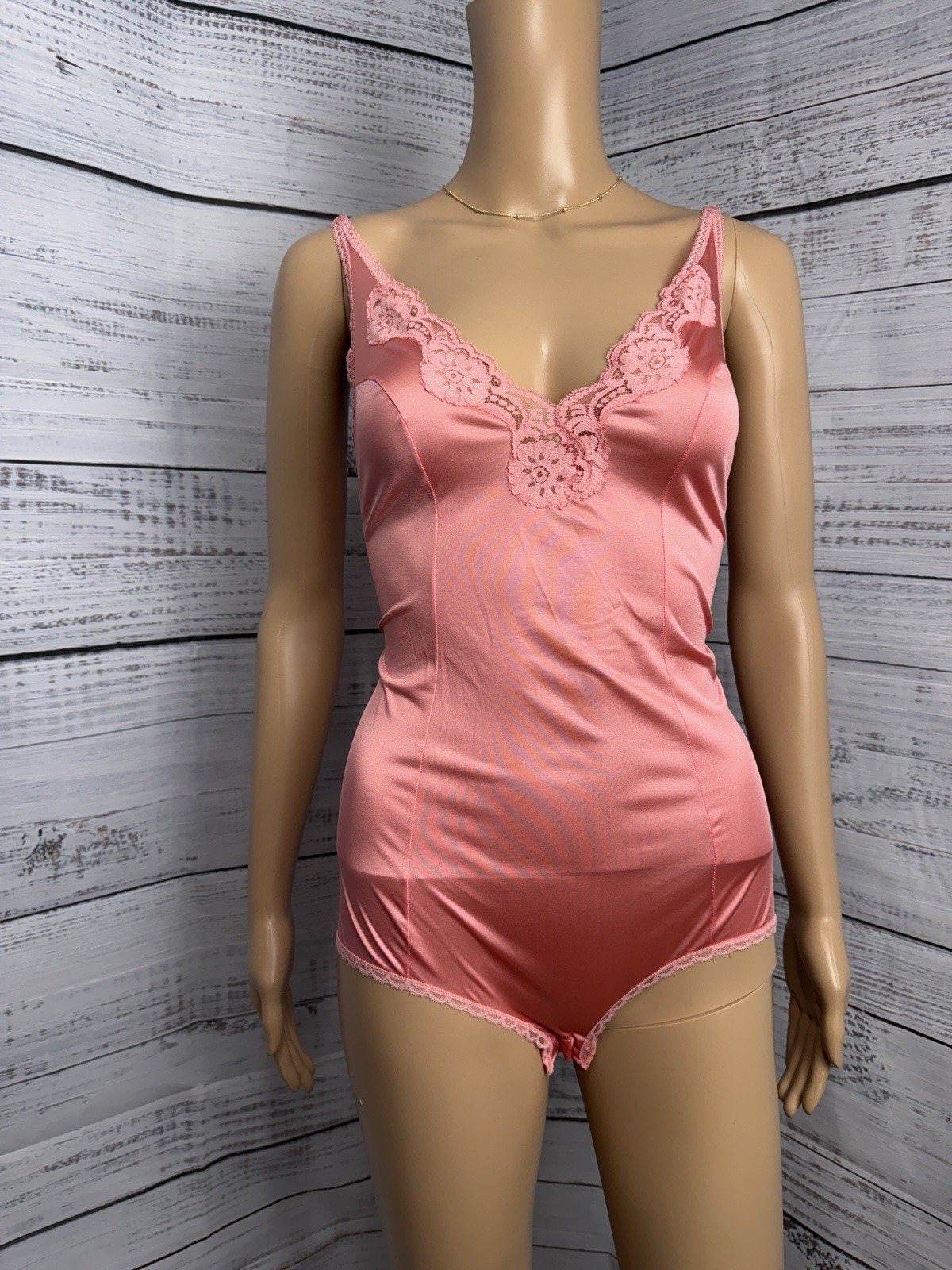 VTG Vassarette 32 Underneath-It-All Pink Satin Lace Bodysuit 100% Nylon Rare EUC